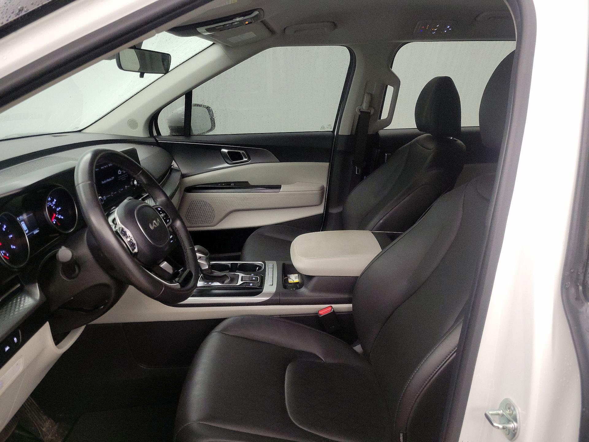 Thumbnail: 2024 Kia Carnival - 11