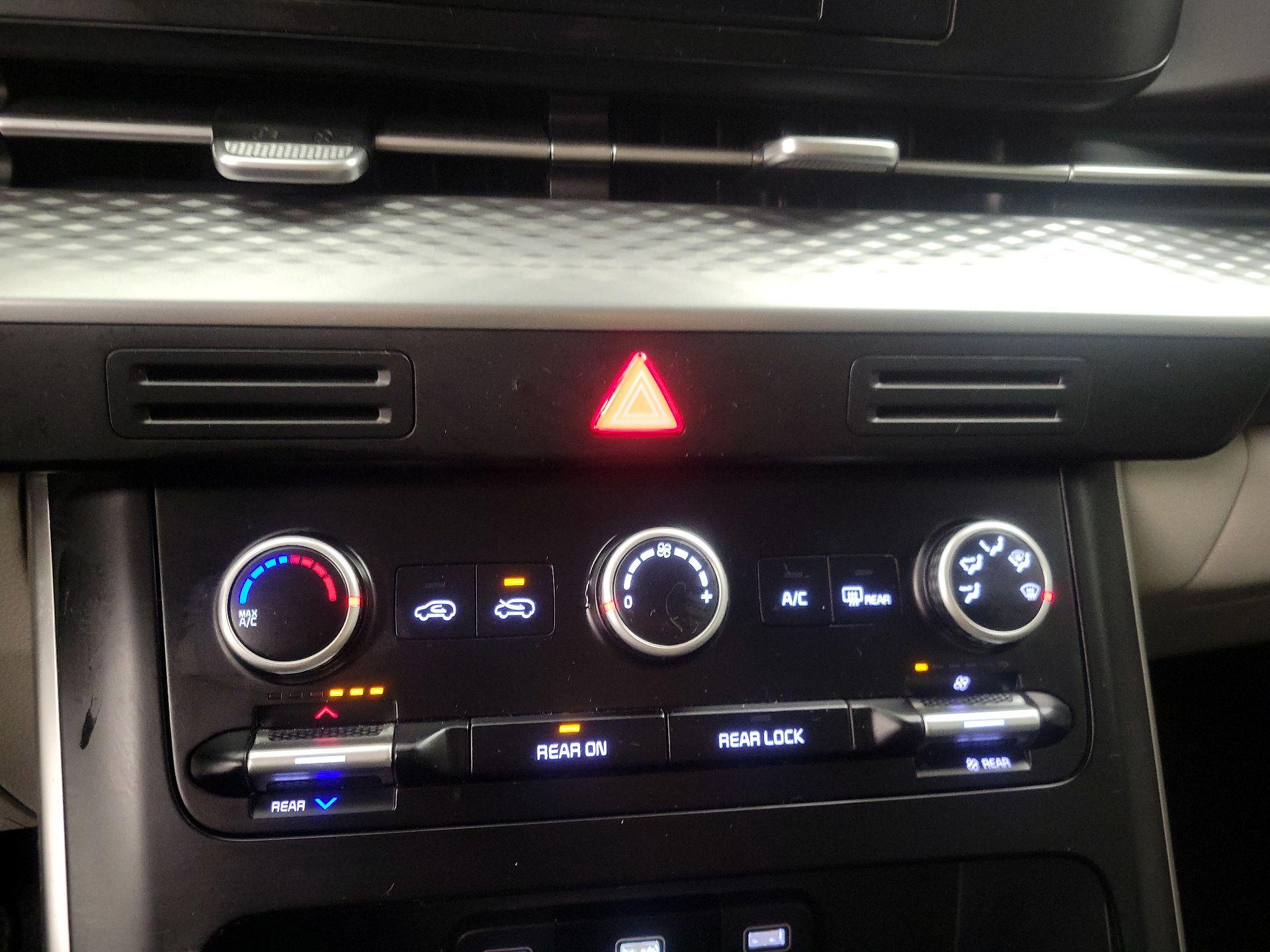 Thumbnail: 2024 Kia Carnival - 16