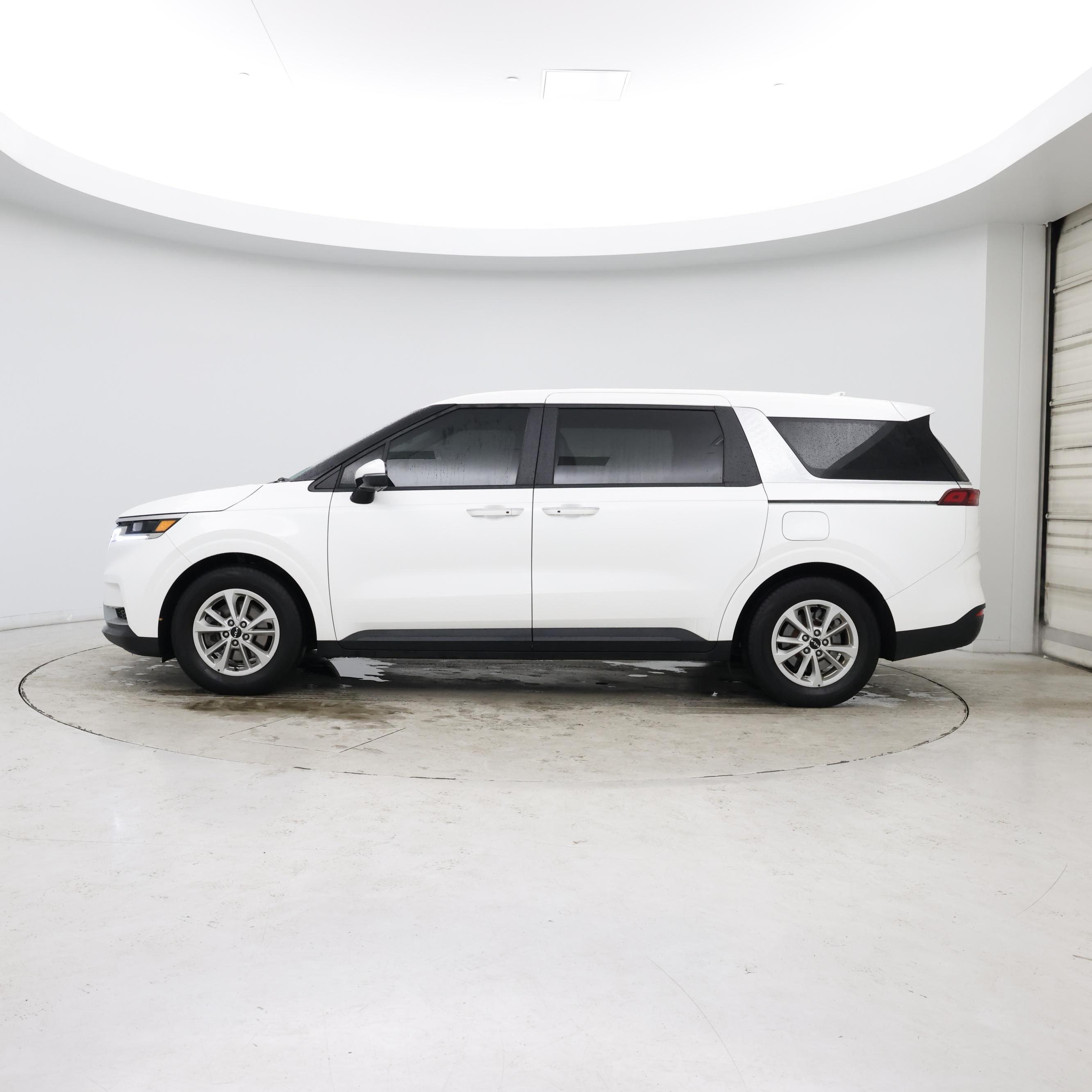 Thumbnail: 2024 Kia Carnival - 3