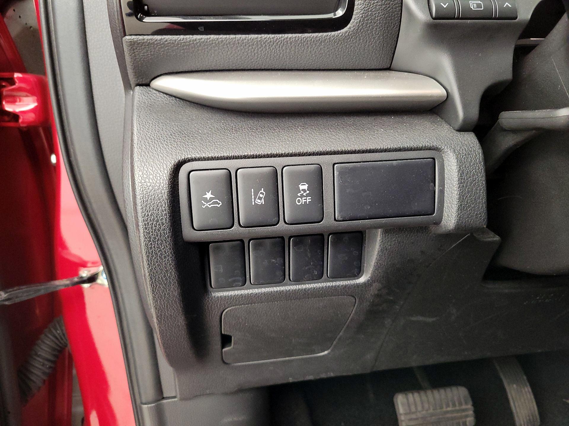 Thumbnail: 2023 Mitsubishi Eclipse Cross - 13