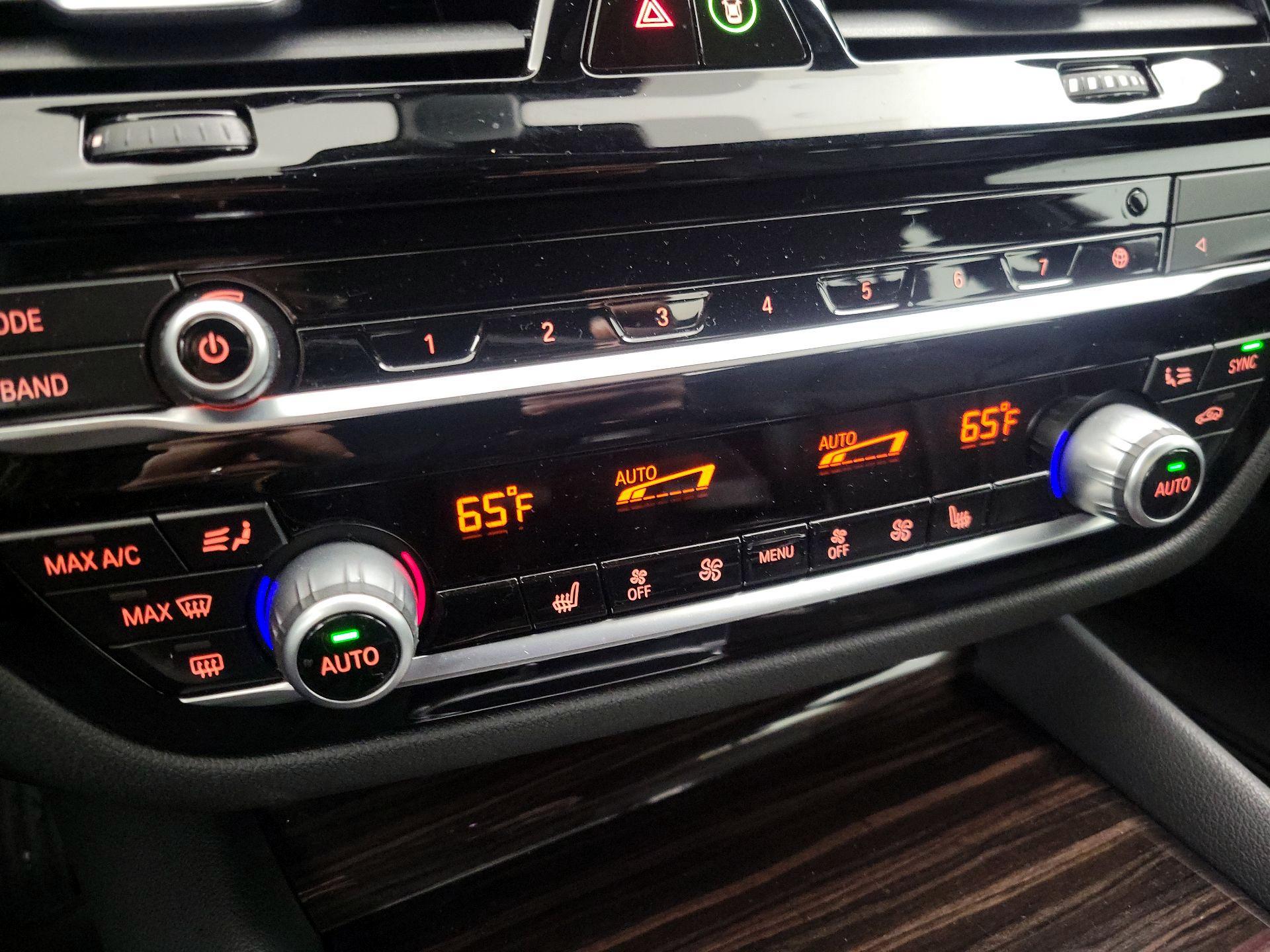 Thumbnail: 2021 BMW 5 Series - 17