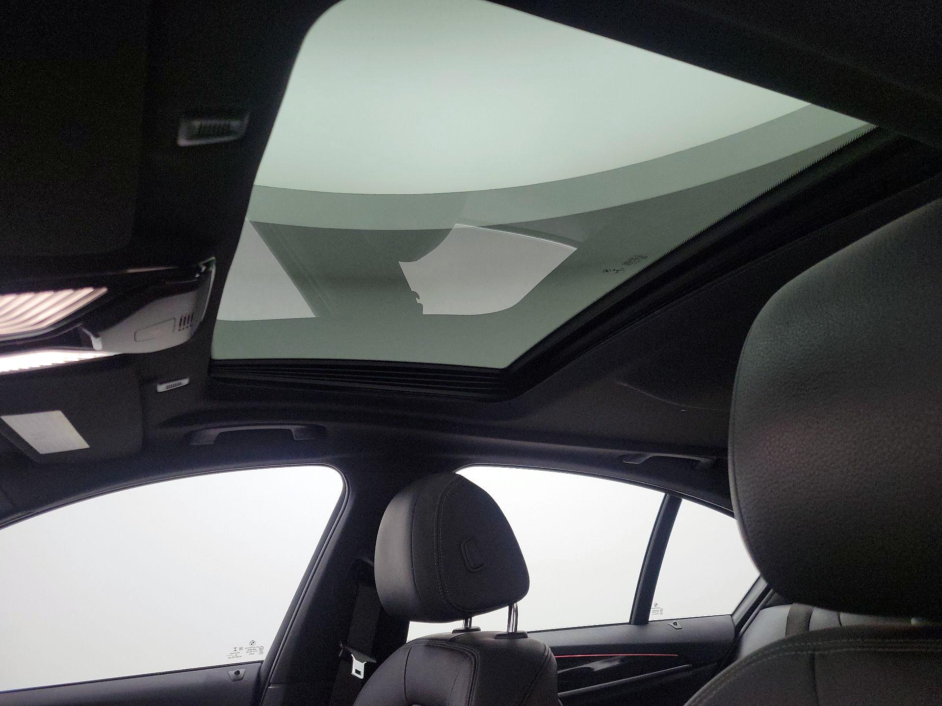 Thumbnail: 2021 BMW 5 Series - 20