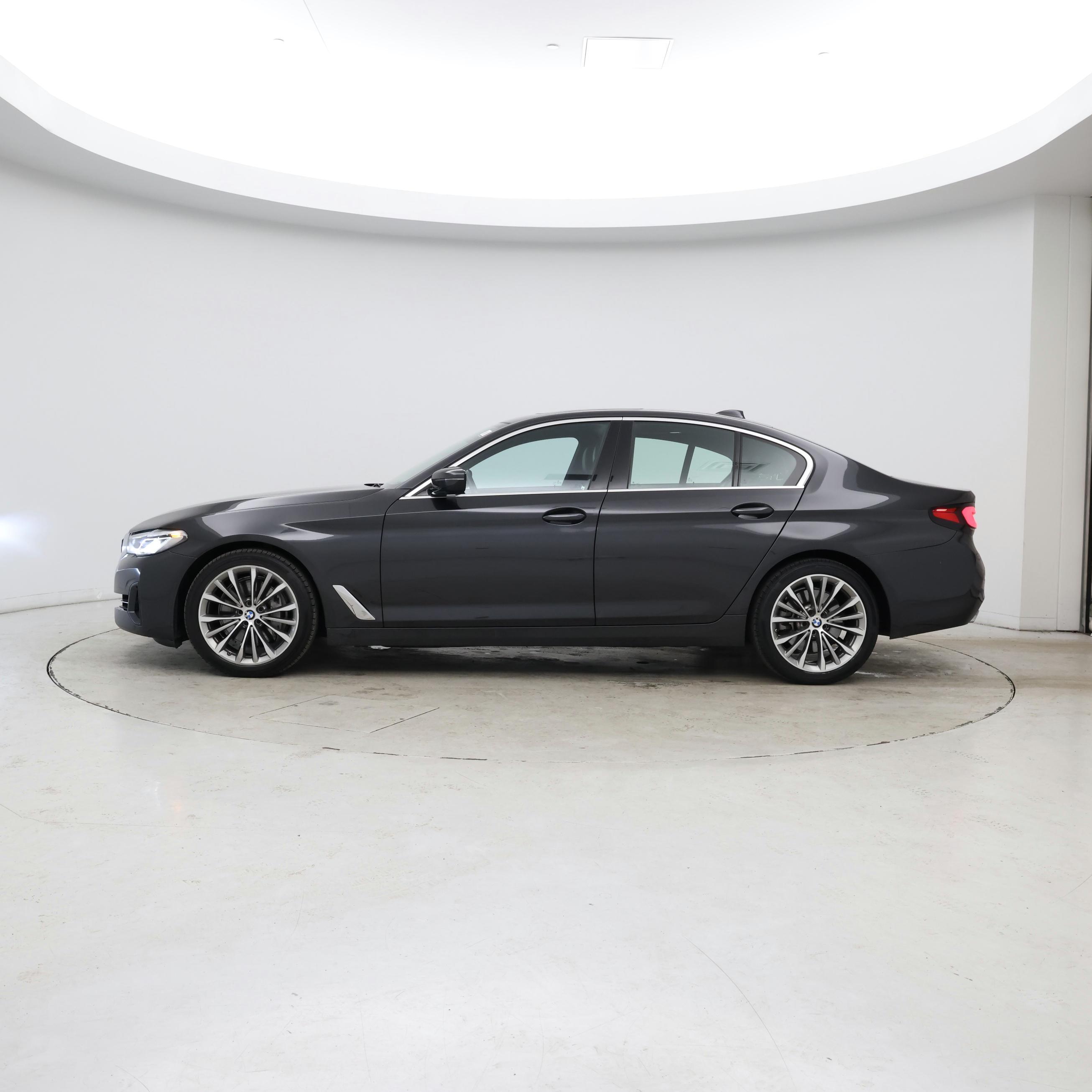 Thumbnail: 2021 BMW 5 Series - 3