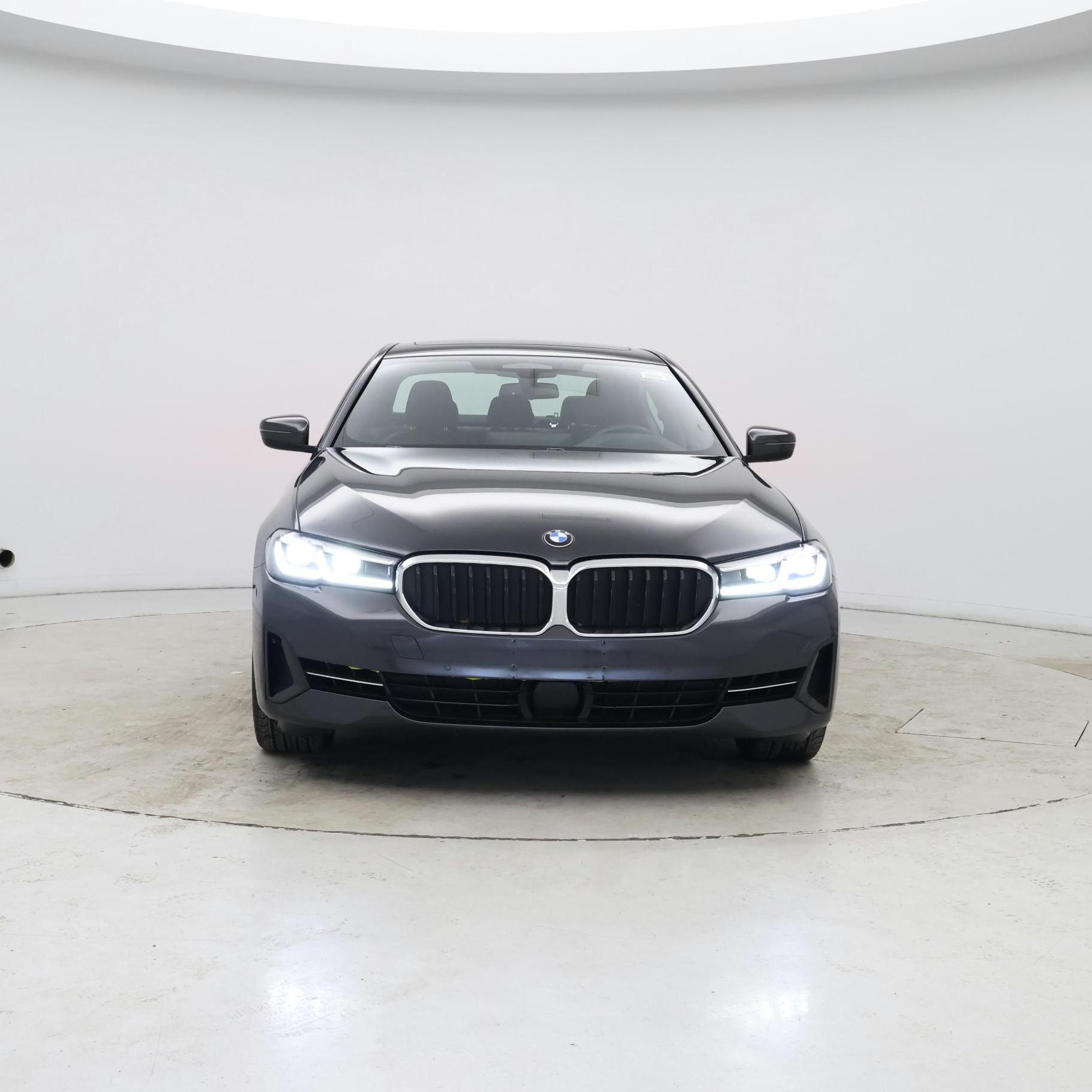 Thumbnail: 2021 BMW 5 Series - 5