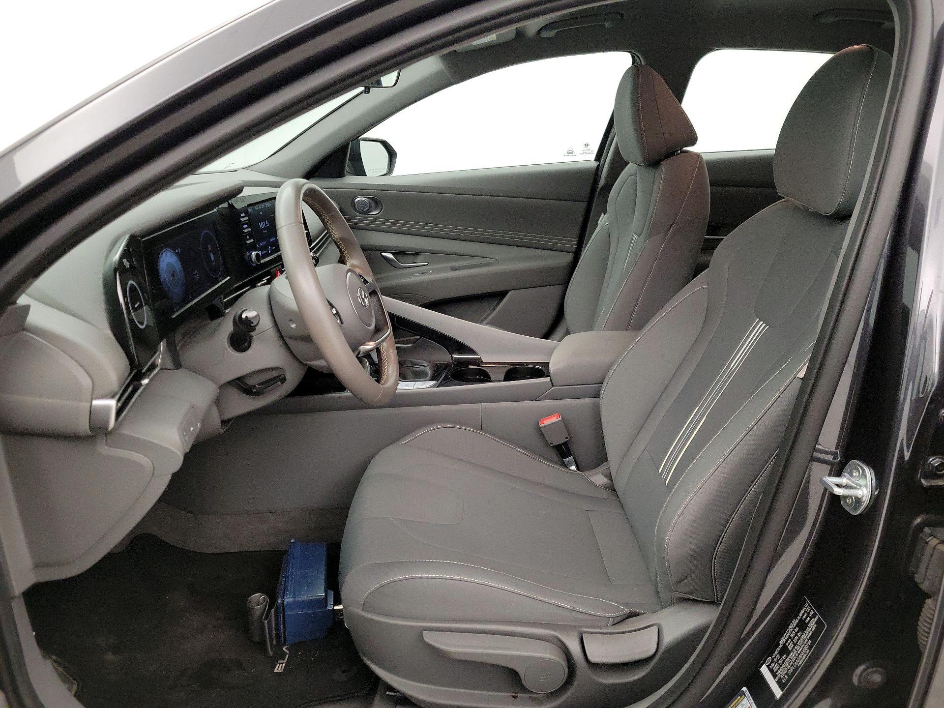 Thumbnail: 2022 Hyundai Elantra - 11