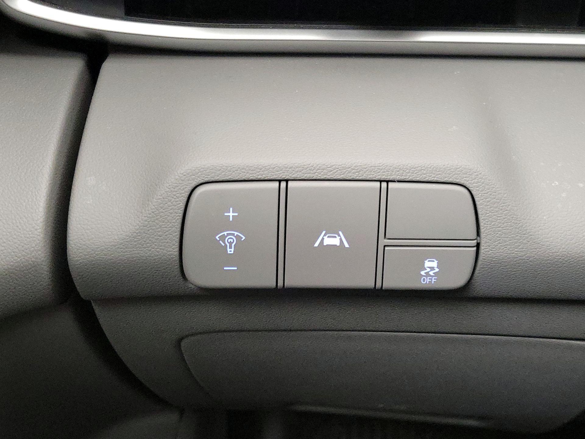 Thumbnail: 2022 Hyundai Elantra - 13