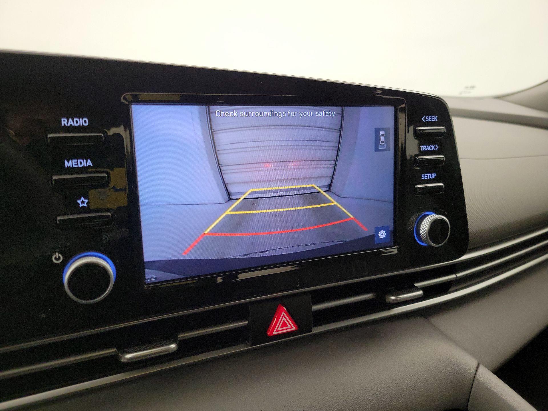 Thumbnail: 2022 Hyundai Elantra - 14