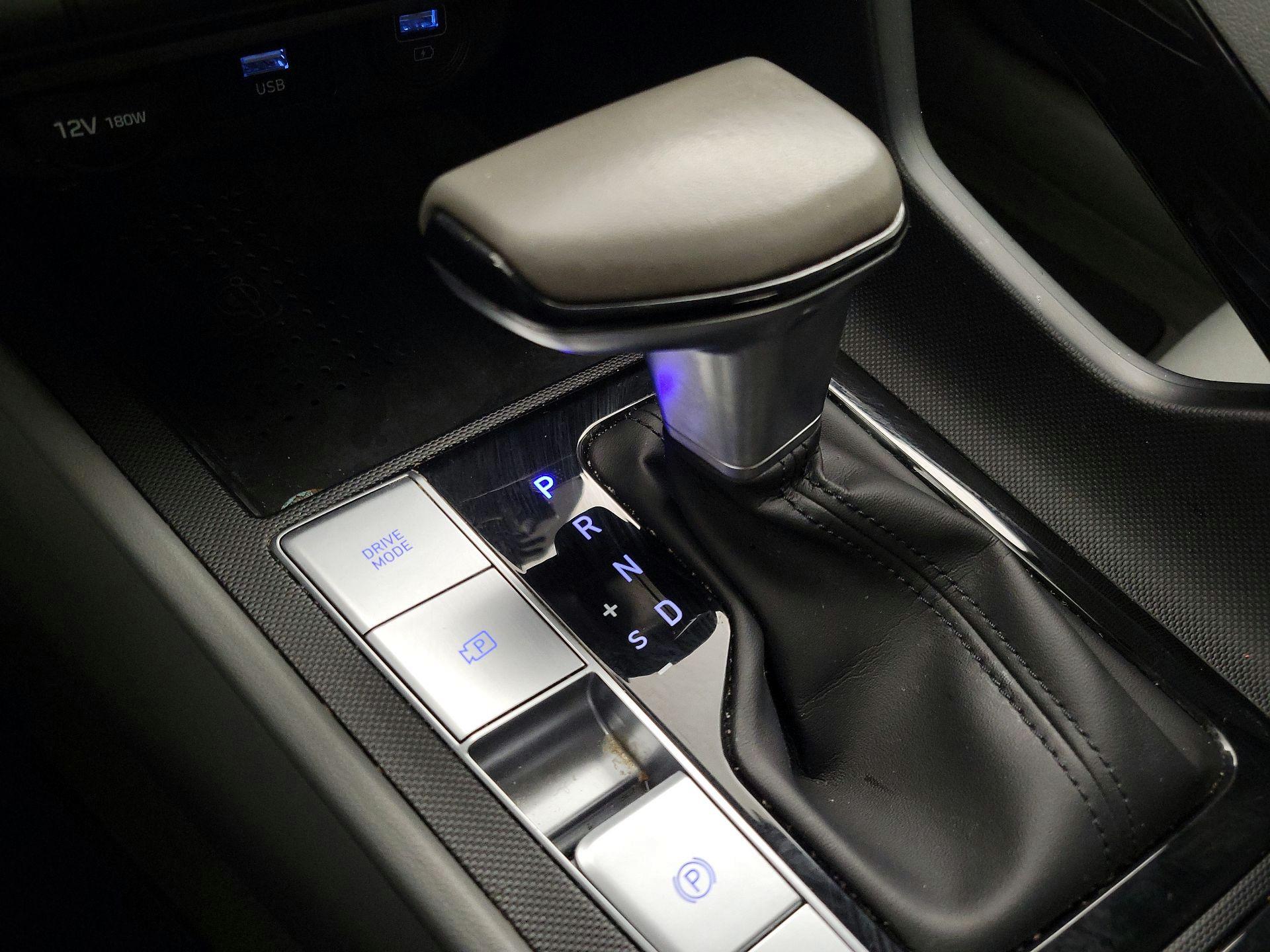 Thumbnail: 2022 Hyundai Elantra - 17