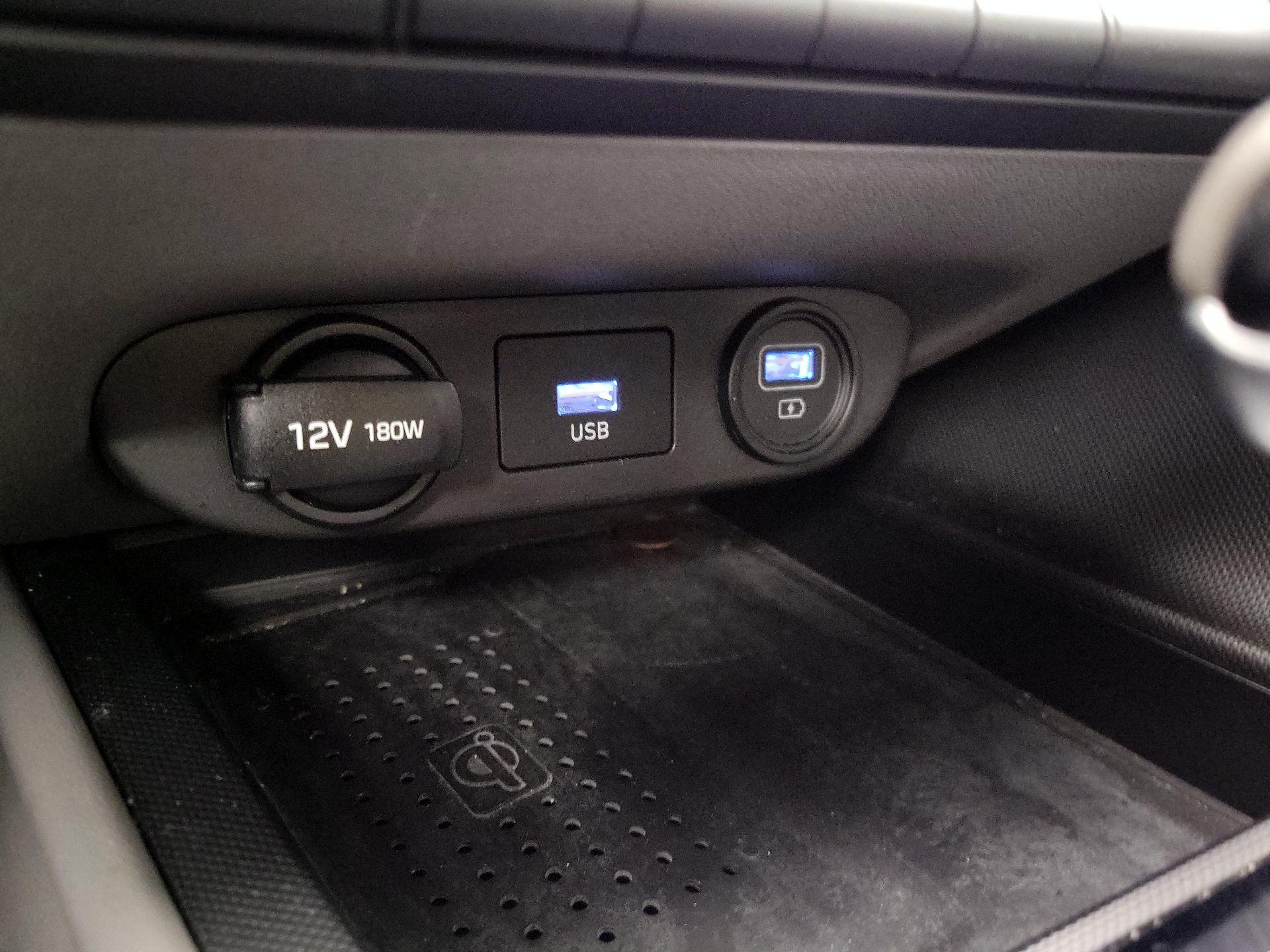 Thumbnail: 2022 Hyundai Elantra - 18