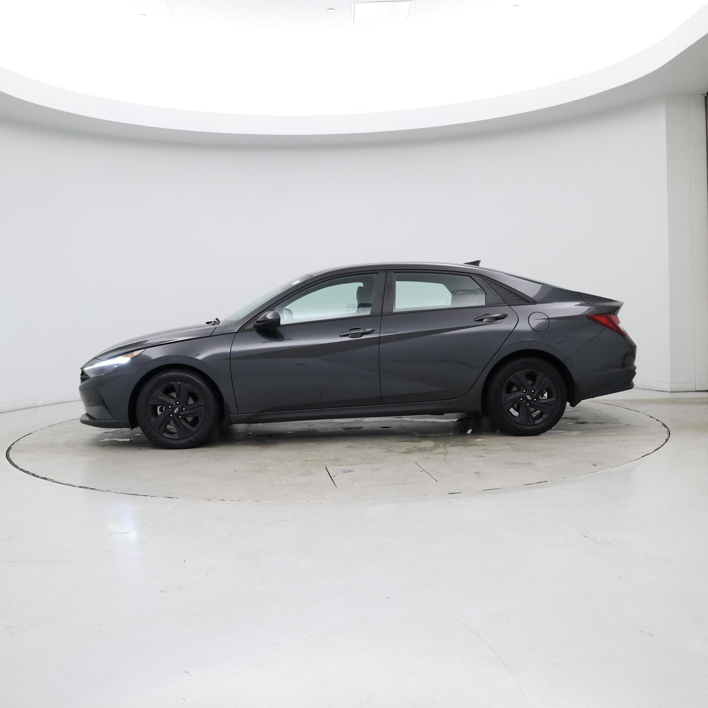 Thumbnail: 2022 Hyundai Elantra - 3