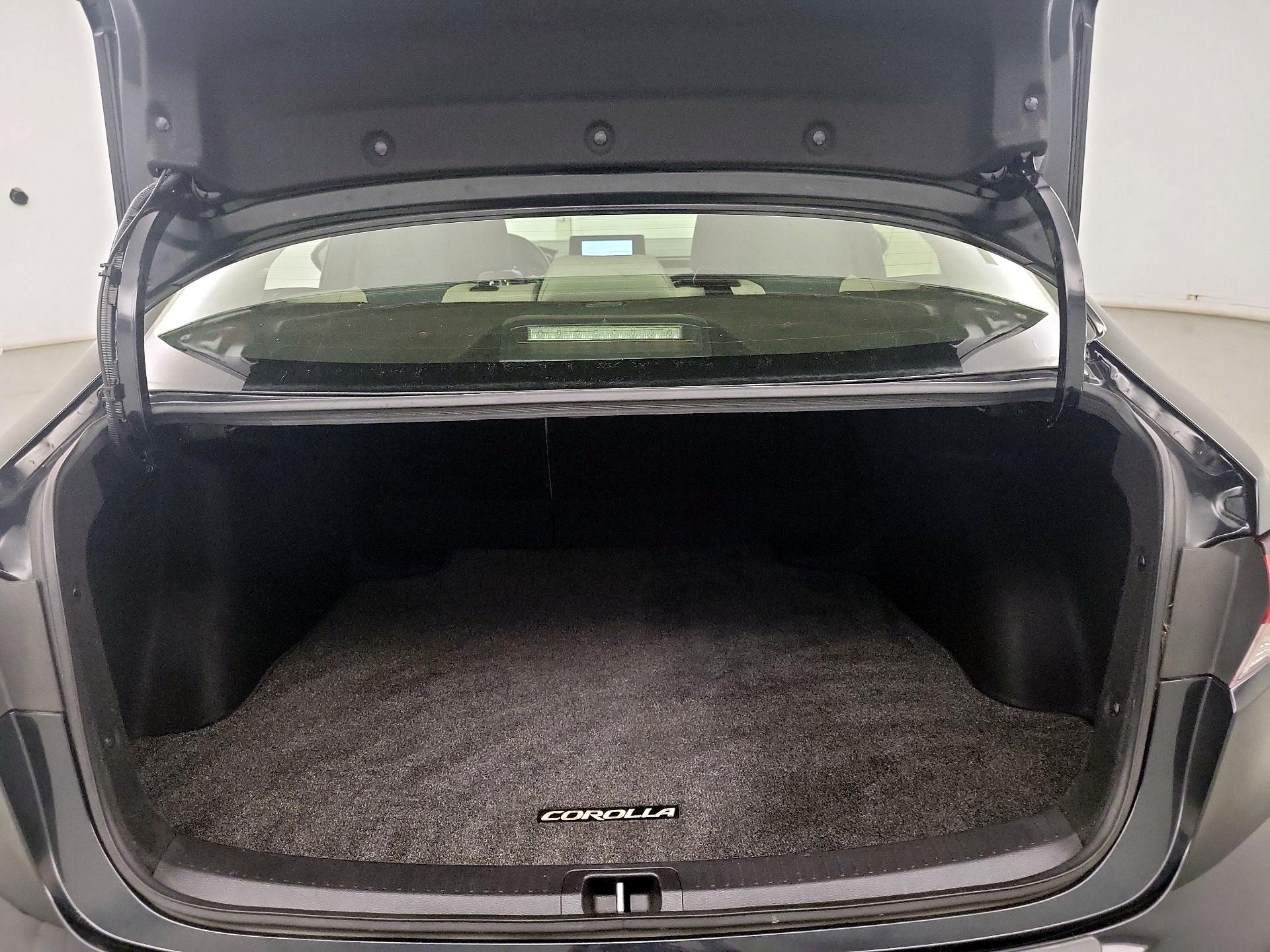 Thumbnail: 2023 Toyota Corolla - 18