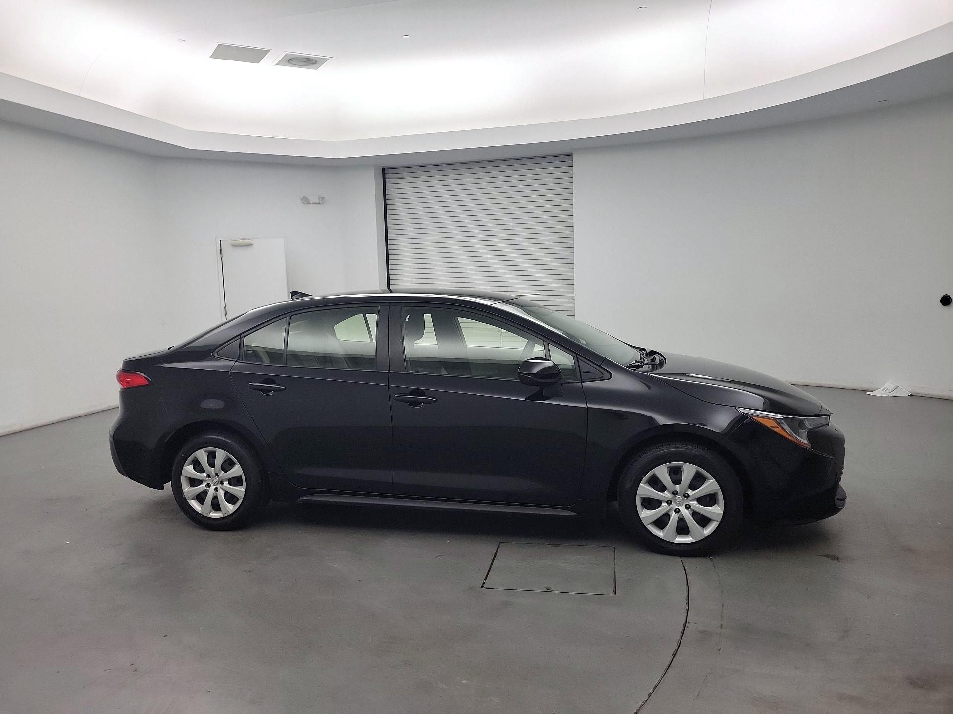 Thumbnail: 2023 Toyota Corolla - 4