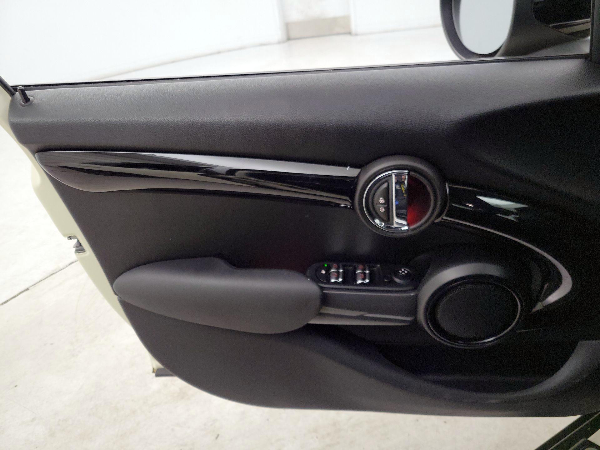 Thumbnail: 2020 MINI Cooper Hardtop - 12