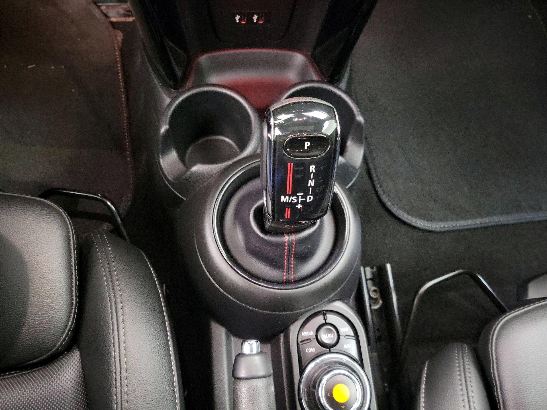 Thumbnail: 2020 MINI Cooper Hardtop - 17