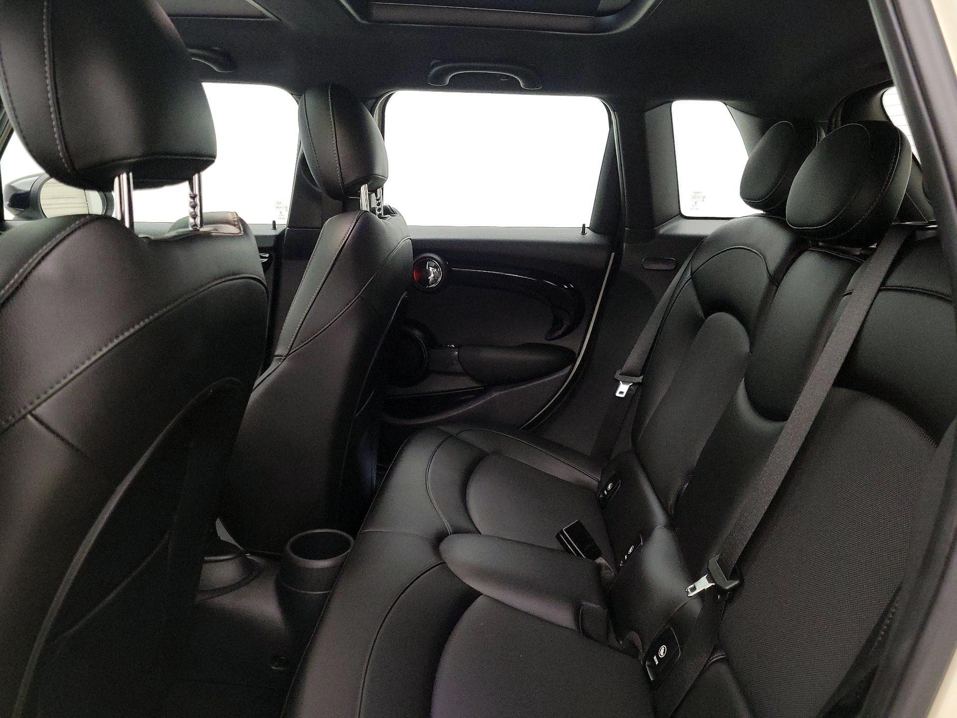 Thumbnail: 2020 MINI Cooper Hardtop - 20