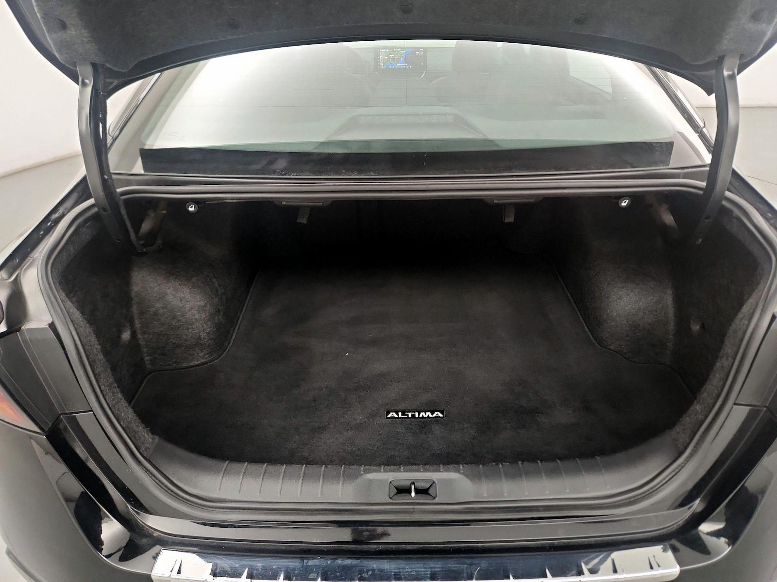 2023 Nissan Altima SR - Photo 23