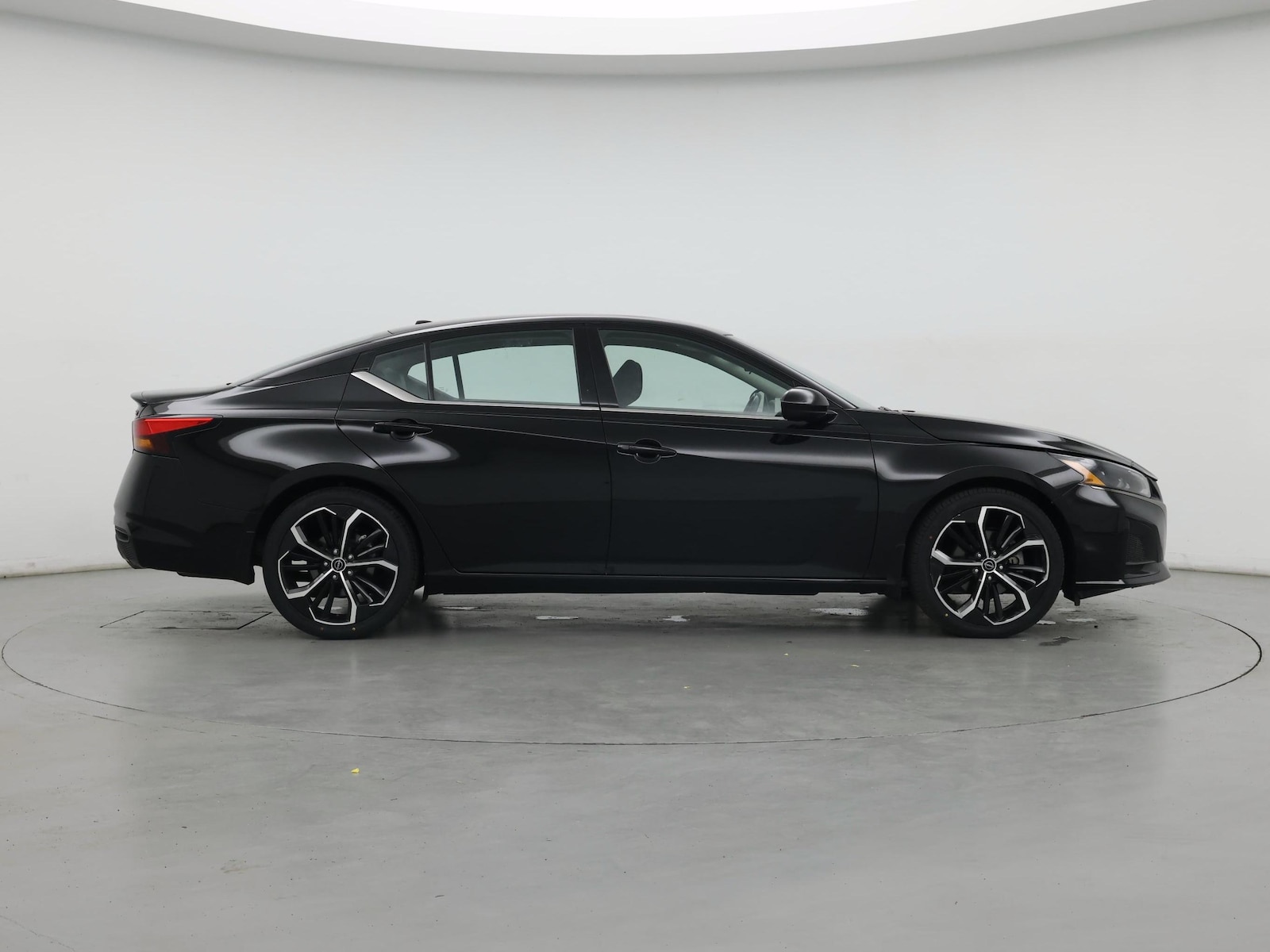 2023 Nissan Altima SR - Photo 8