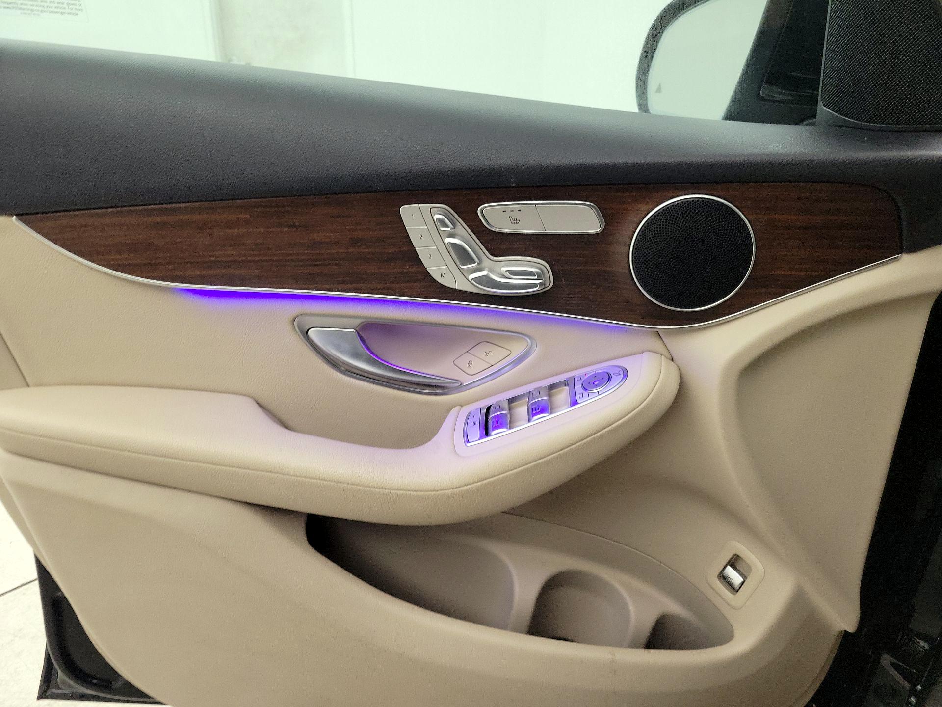 Thumbnail: 2022 Mercedes-Benz GLC - 12