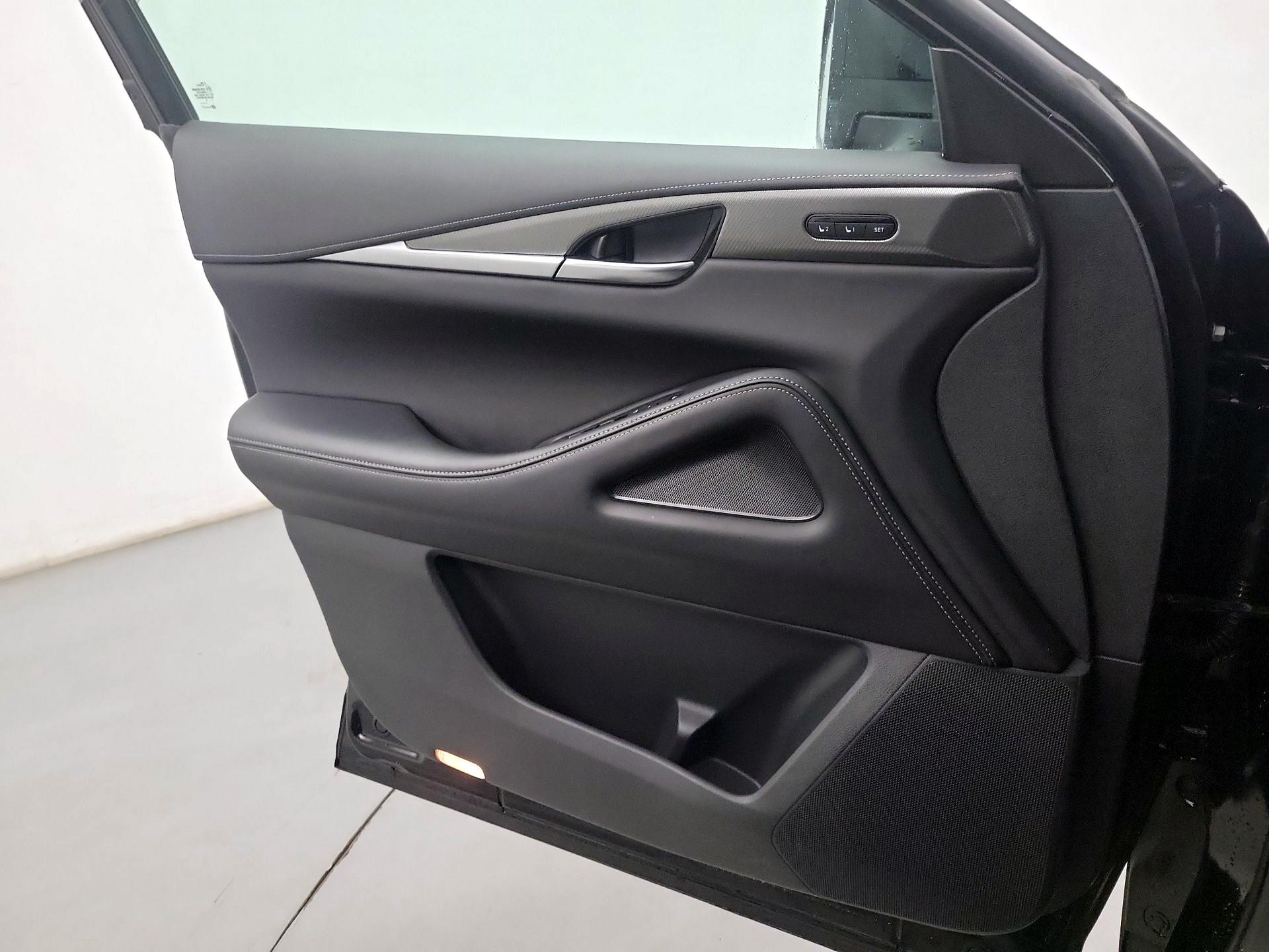 Thumbnail: 2023 INFINITI QX60 - 10