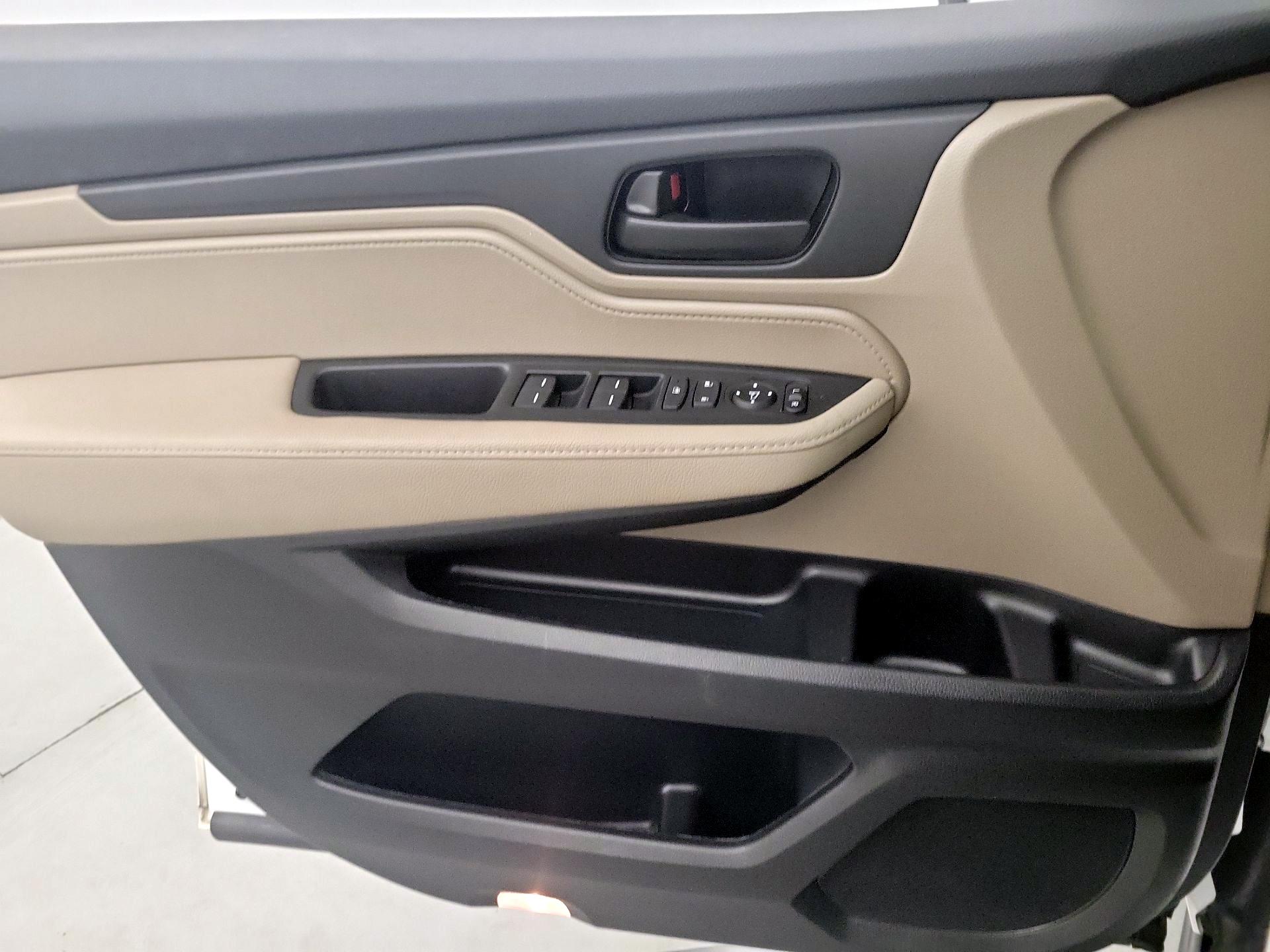 Thumbnail: 2023 Honda Odyssey - 12