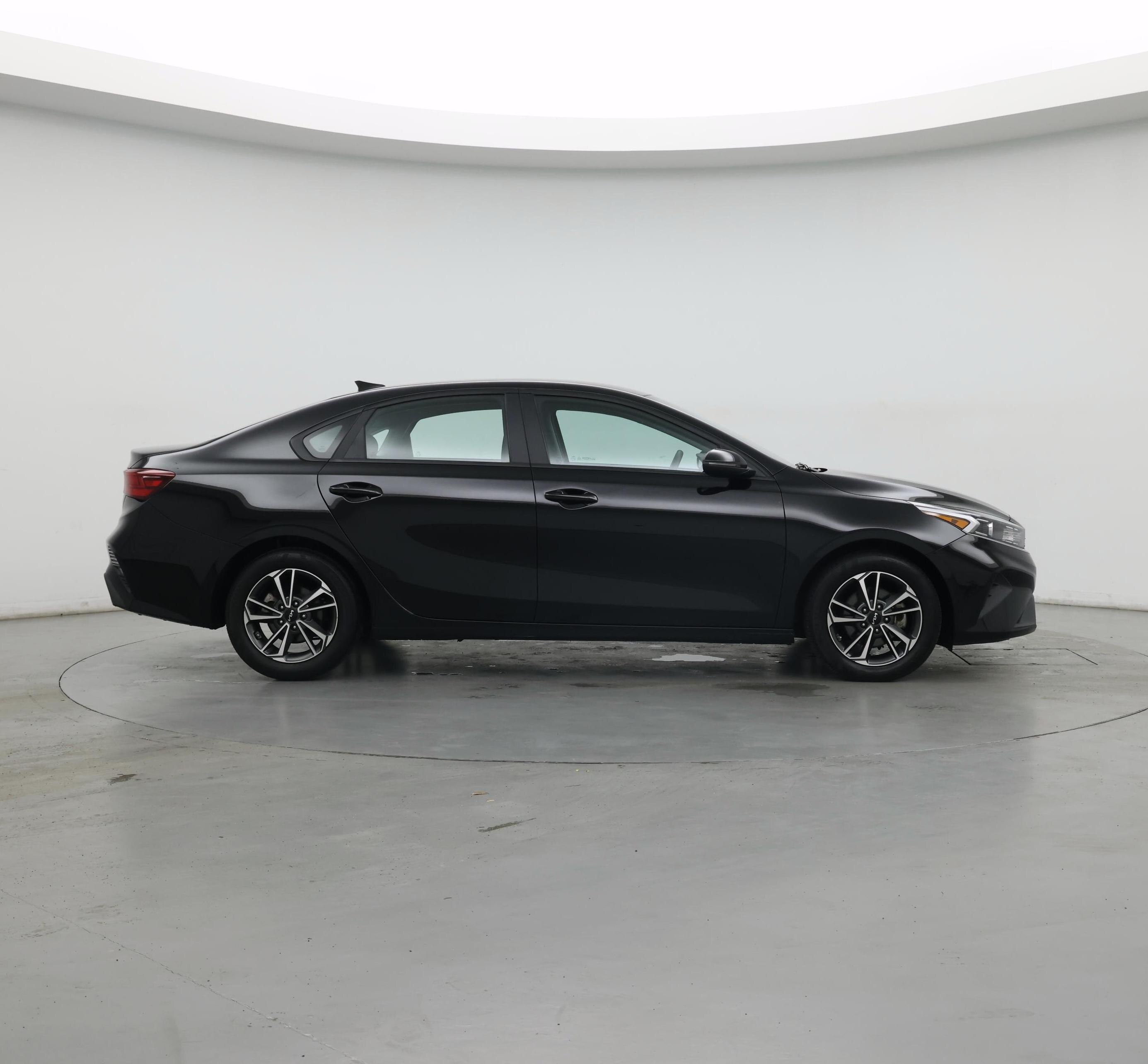 Thumbnail: 2023 Kia Forte - 7