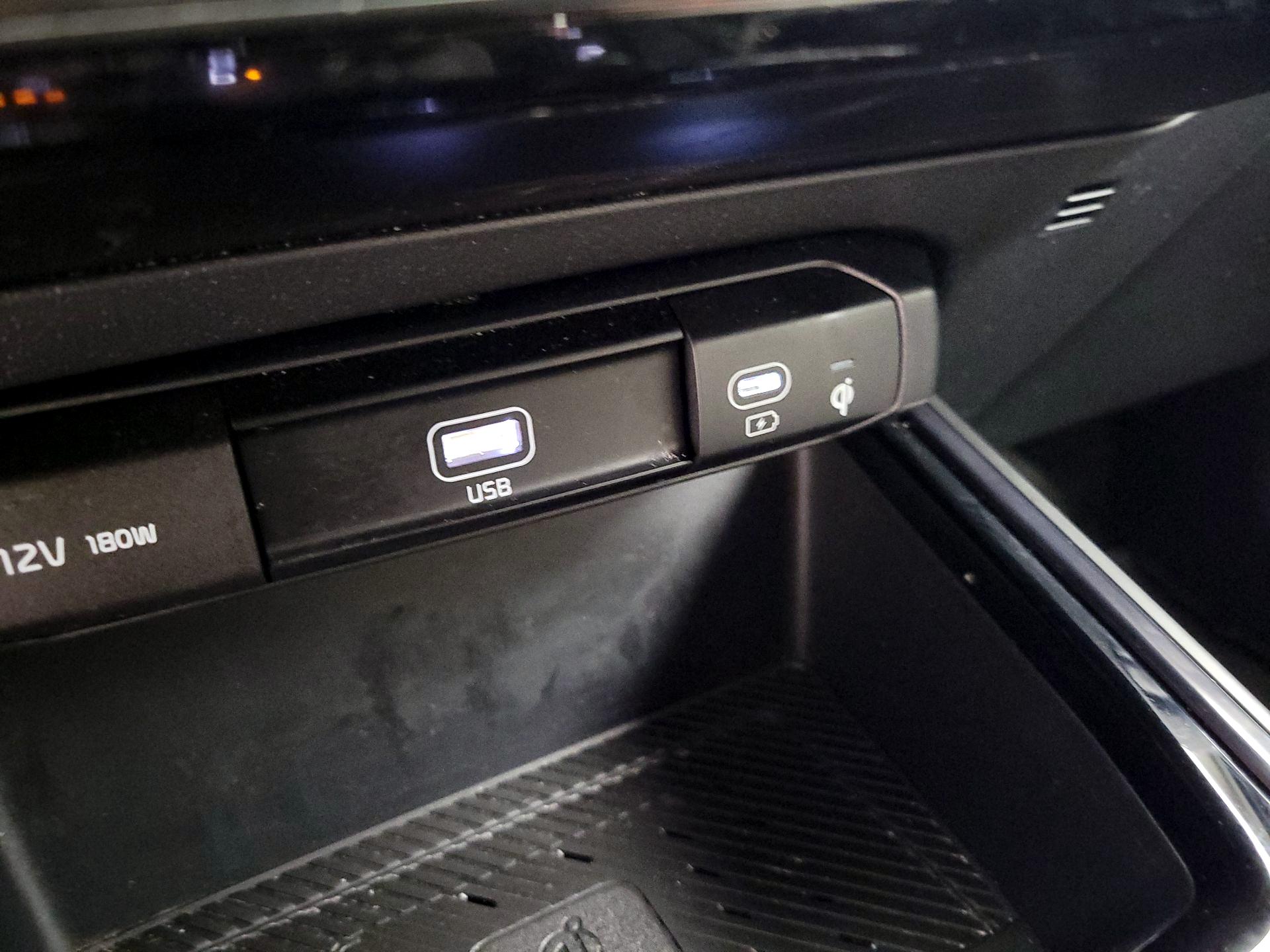 Thumbnail: 2023 Kia Niro - 19