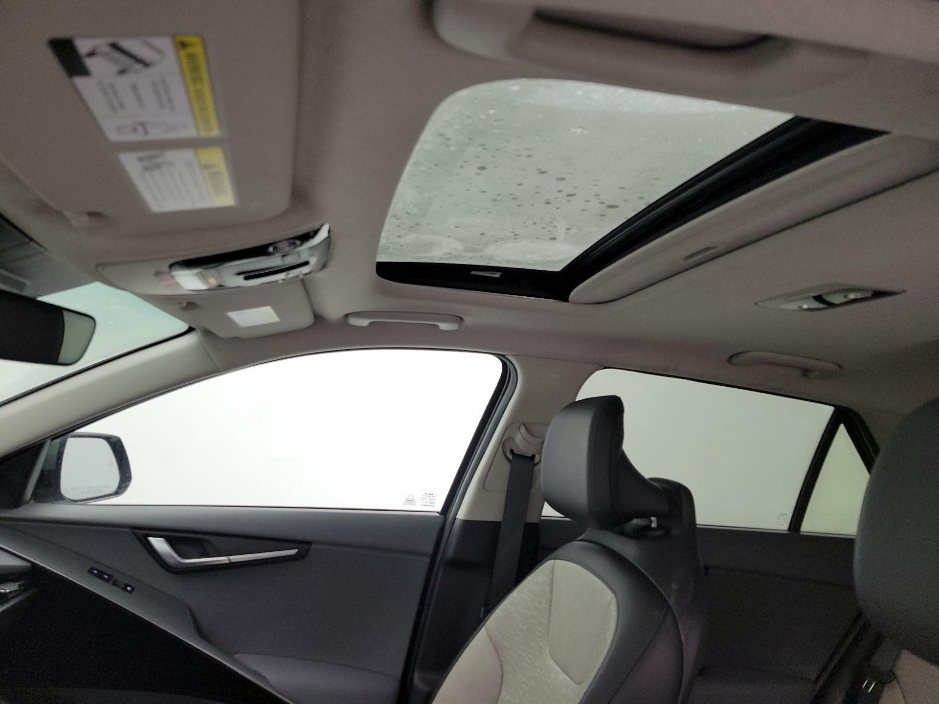 Thumbnail: 2023 Kia Niro - 20