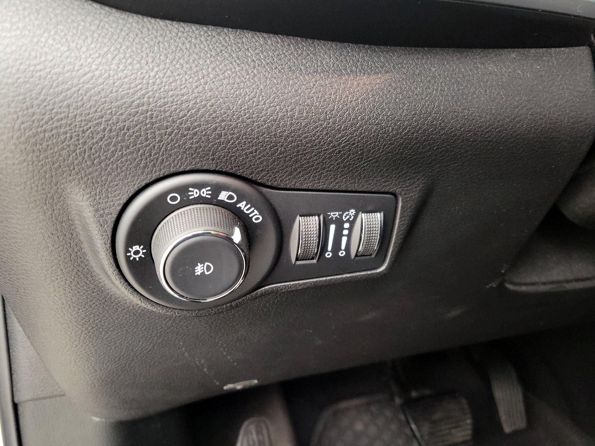 Thumbnail: 2022 Jeep Compass - 13