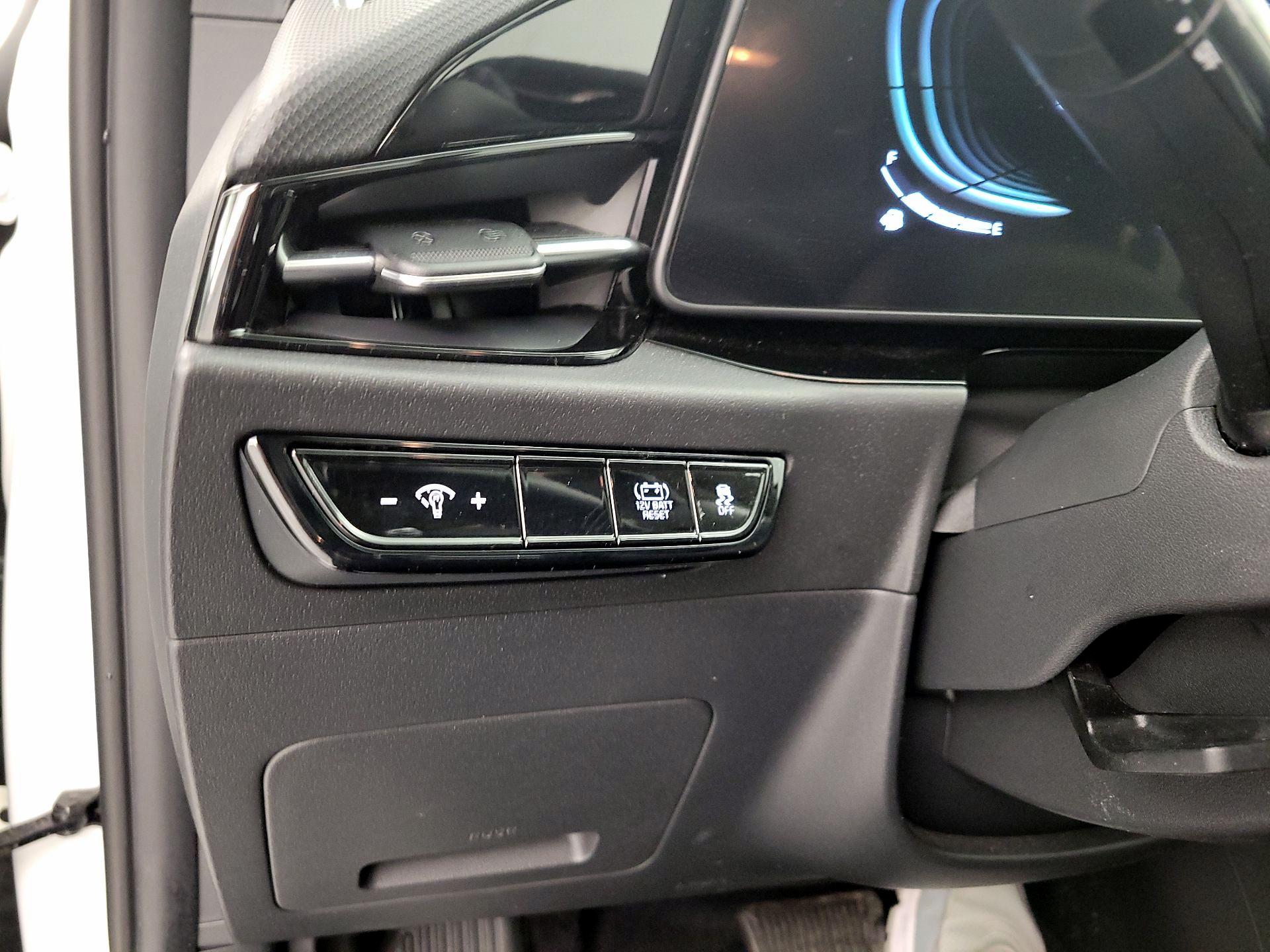 Thumbnail: 2023 Kia Niro - 13