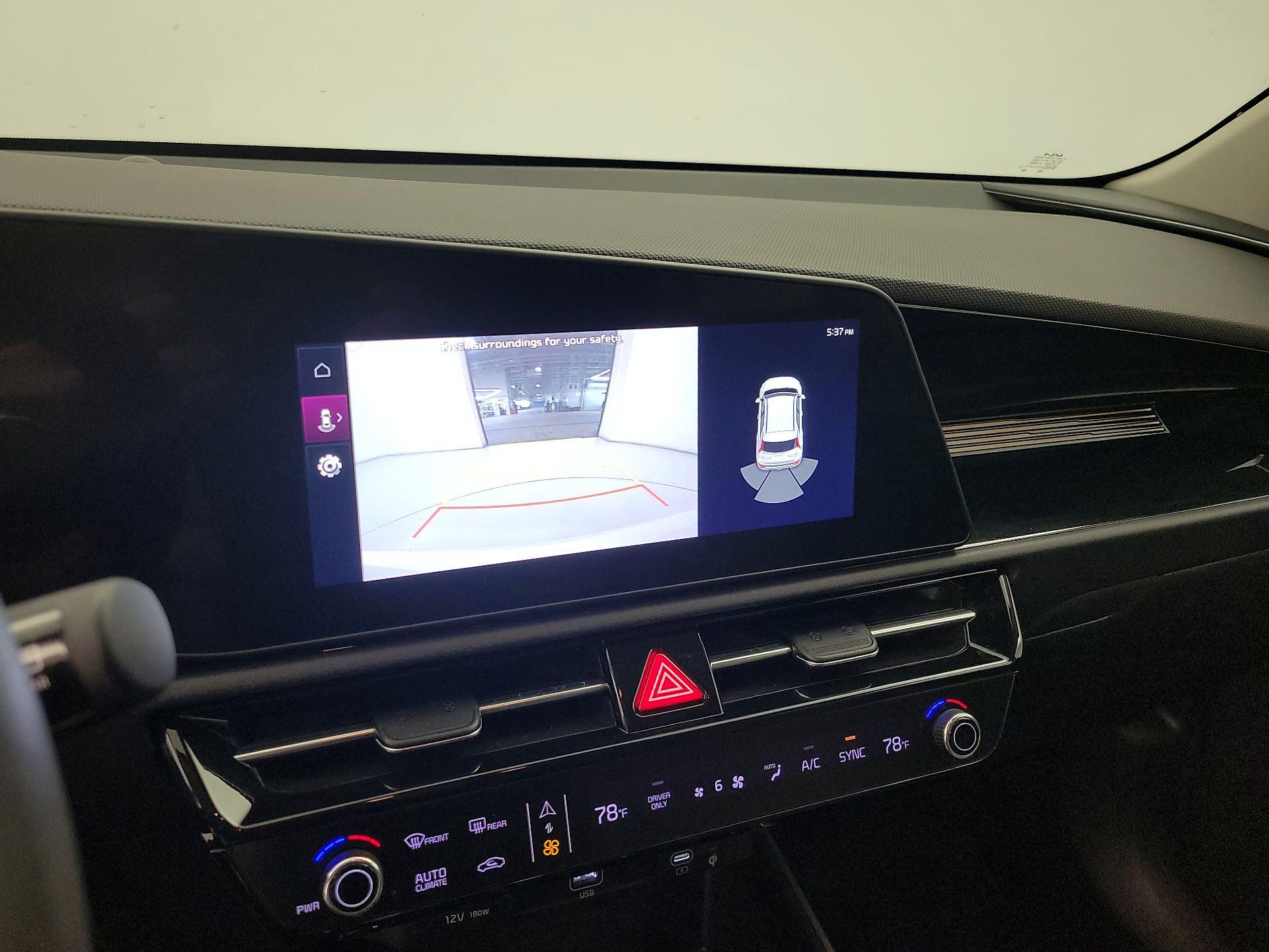 Thumbnail: 2023 Kia Niro - 15