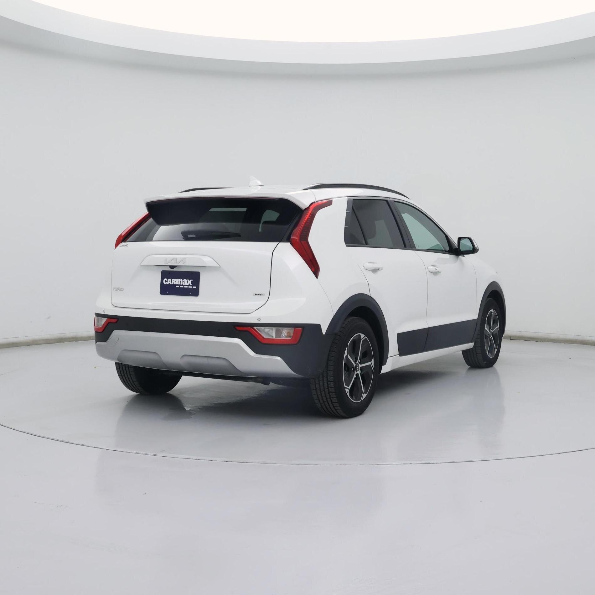 Thumbnail: 2023 Kia Niro - 8