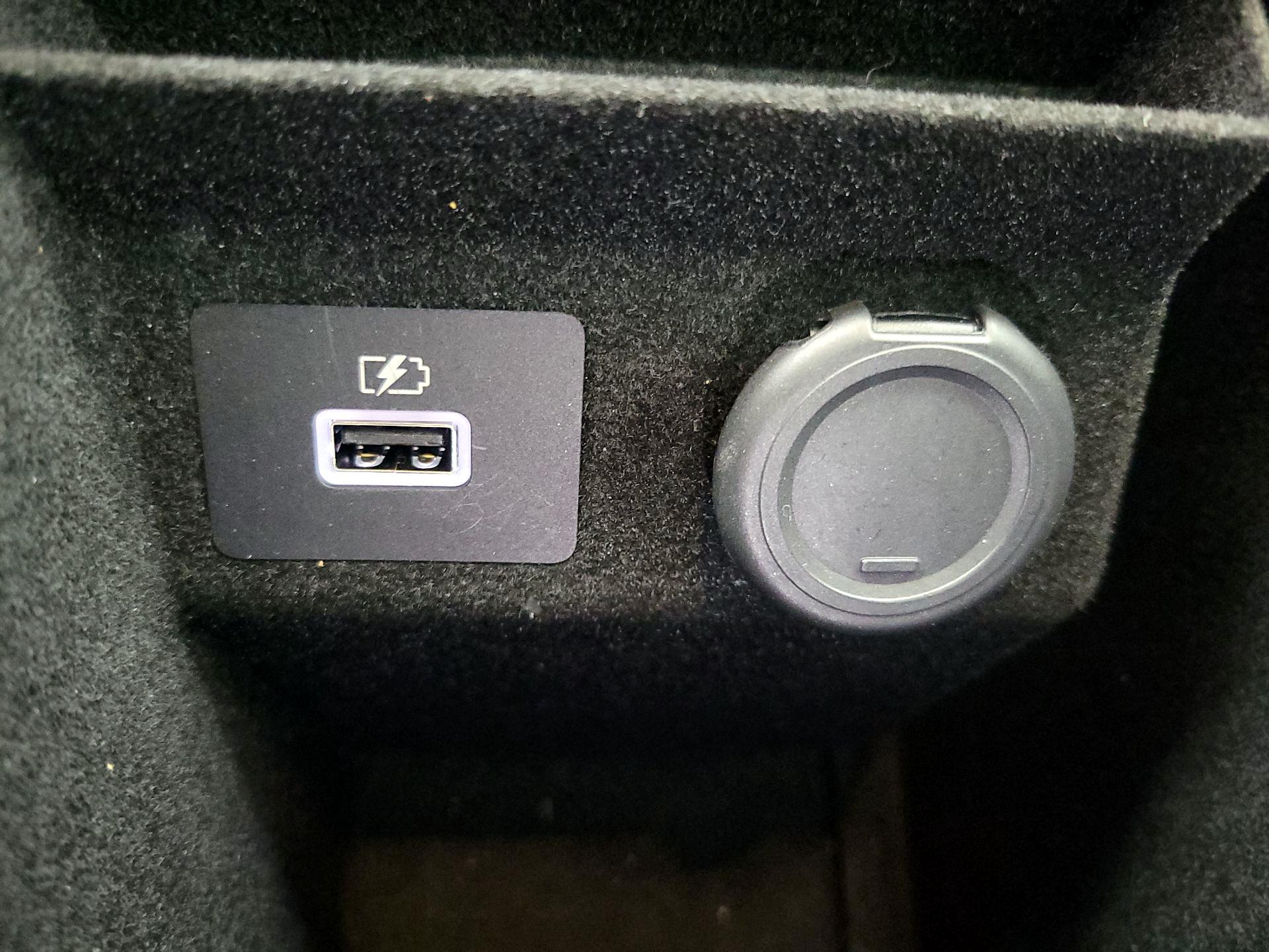 Thumbnail: 2023 INFINITI QX60 - 18