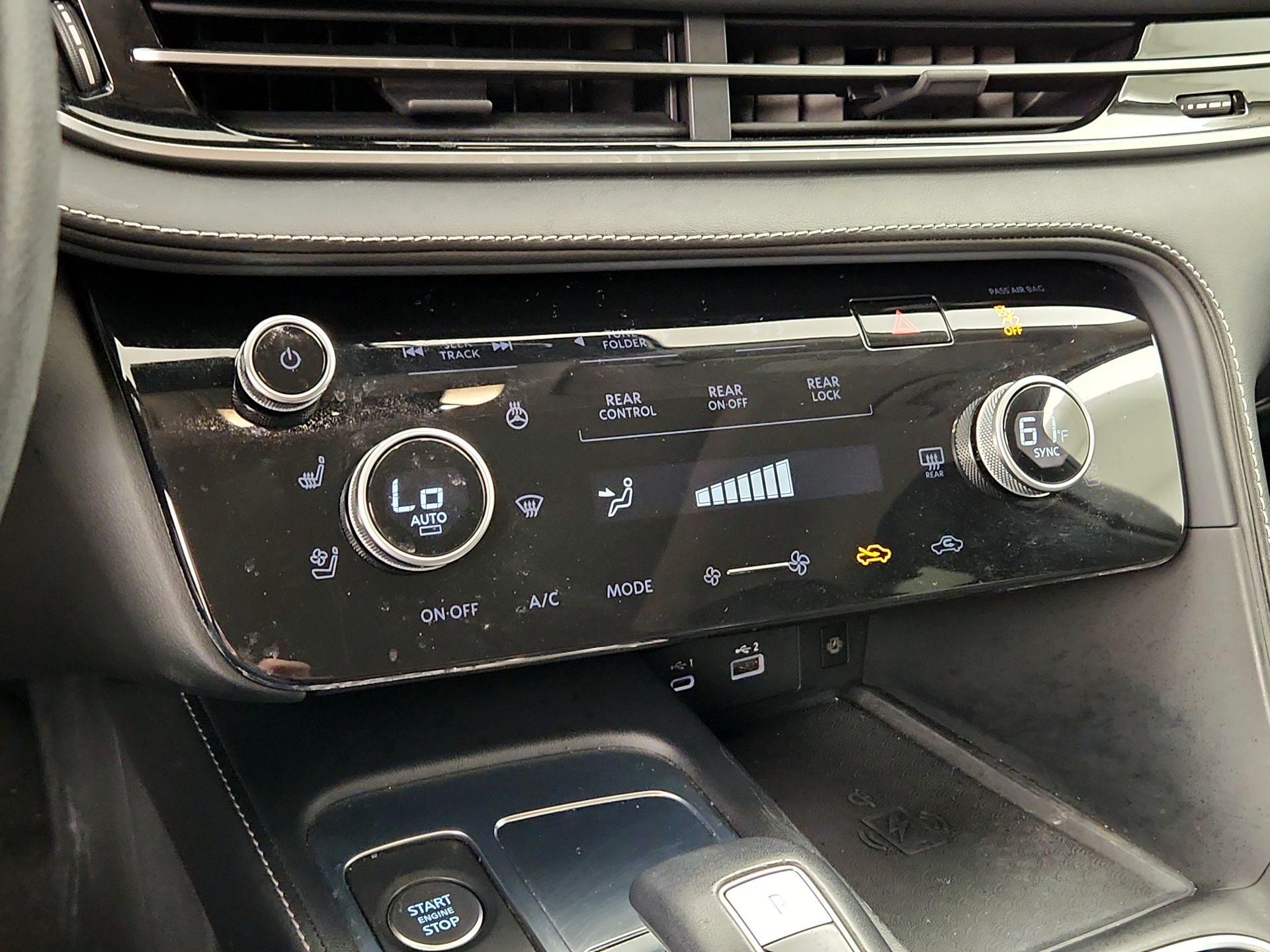 Thumbnail: 2023 INFINITI QX60 - 17