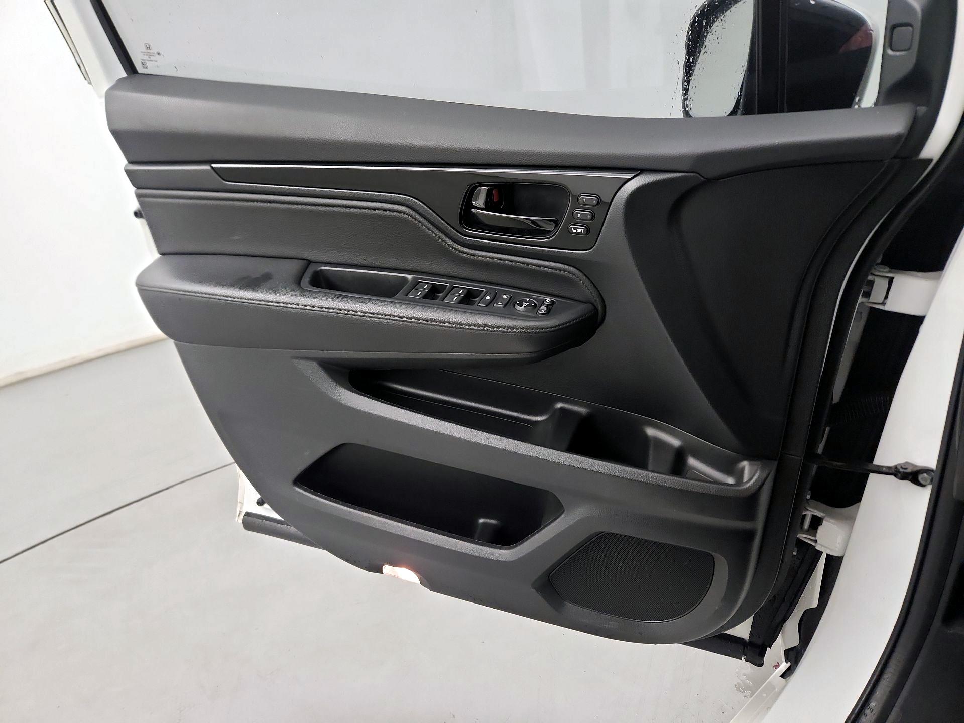 Thumbnail: 2023 Honda Odyssey - 12