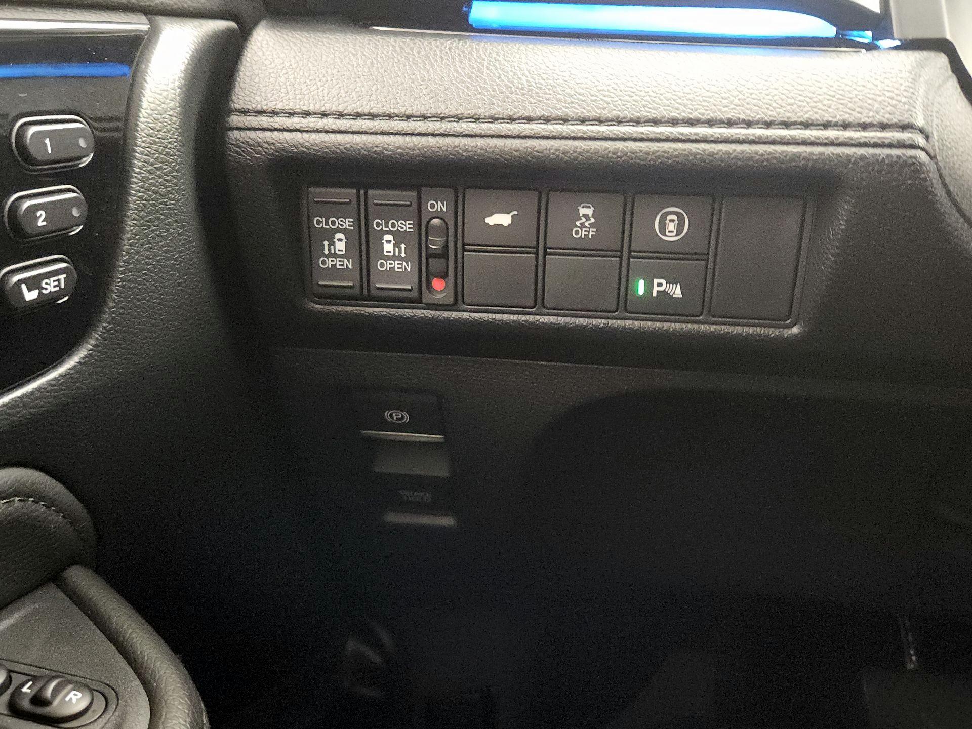 Thumbnail: 2023 Honda Odyssey - 13