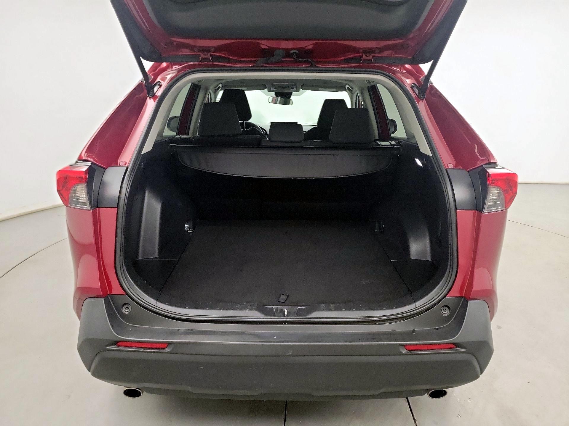 Thumbnail: 2023 Toyota RAV4 - 20