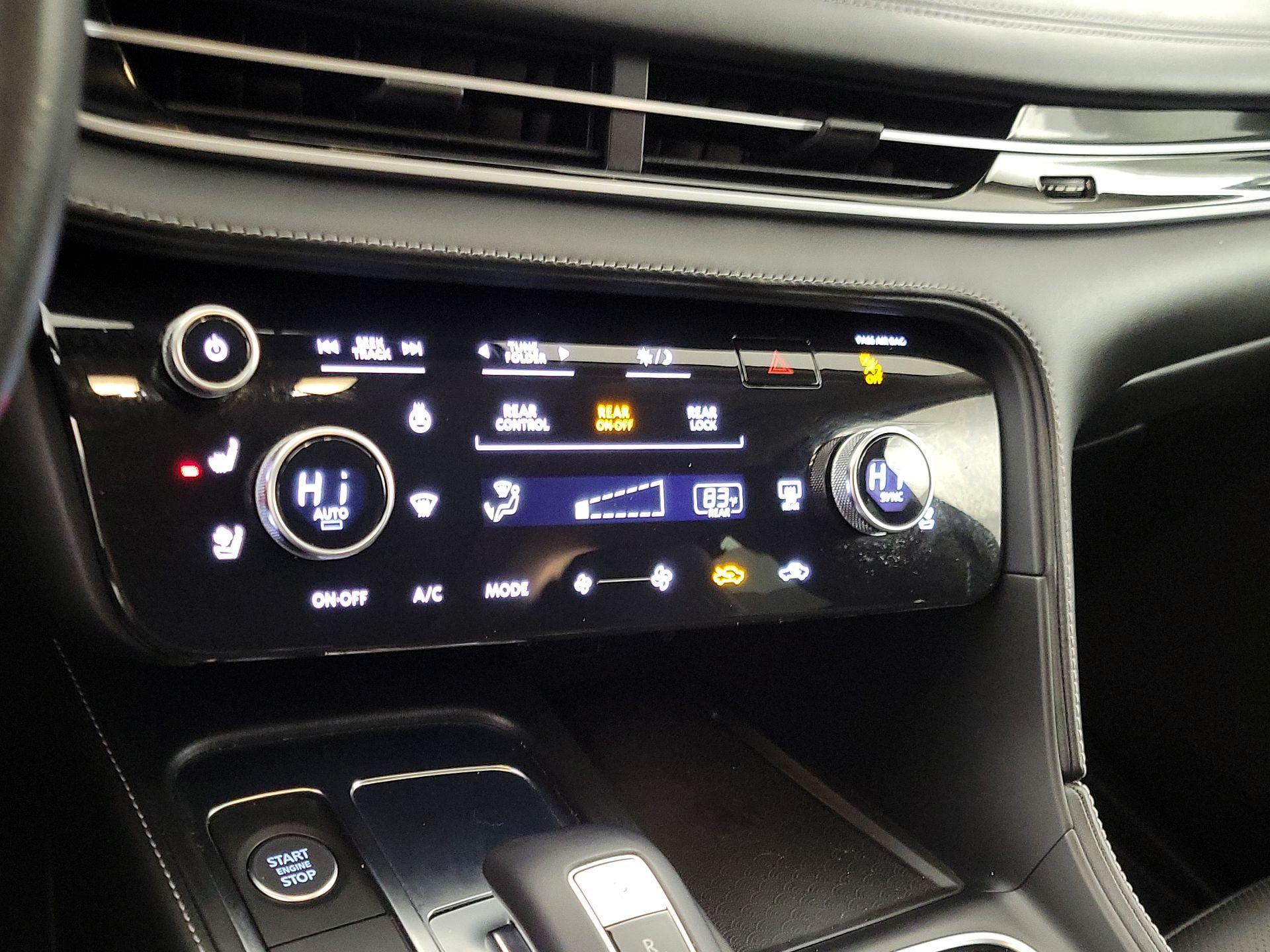 Thumbnail: 2023 INFINITI QX60 - 16