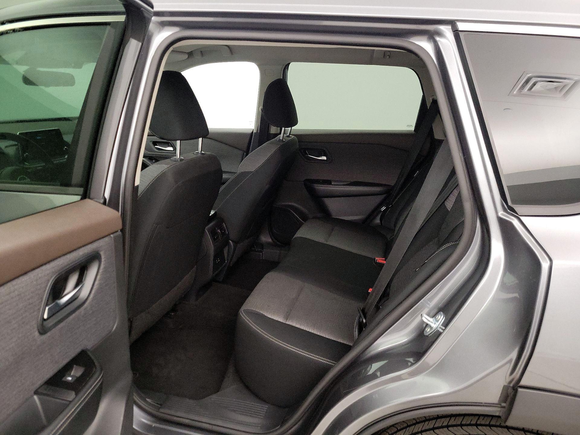 Thumbnail: 2023 Nissan Rogue - 19