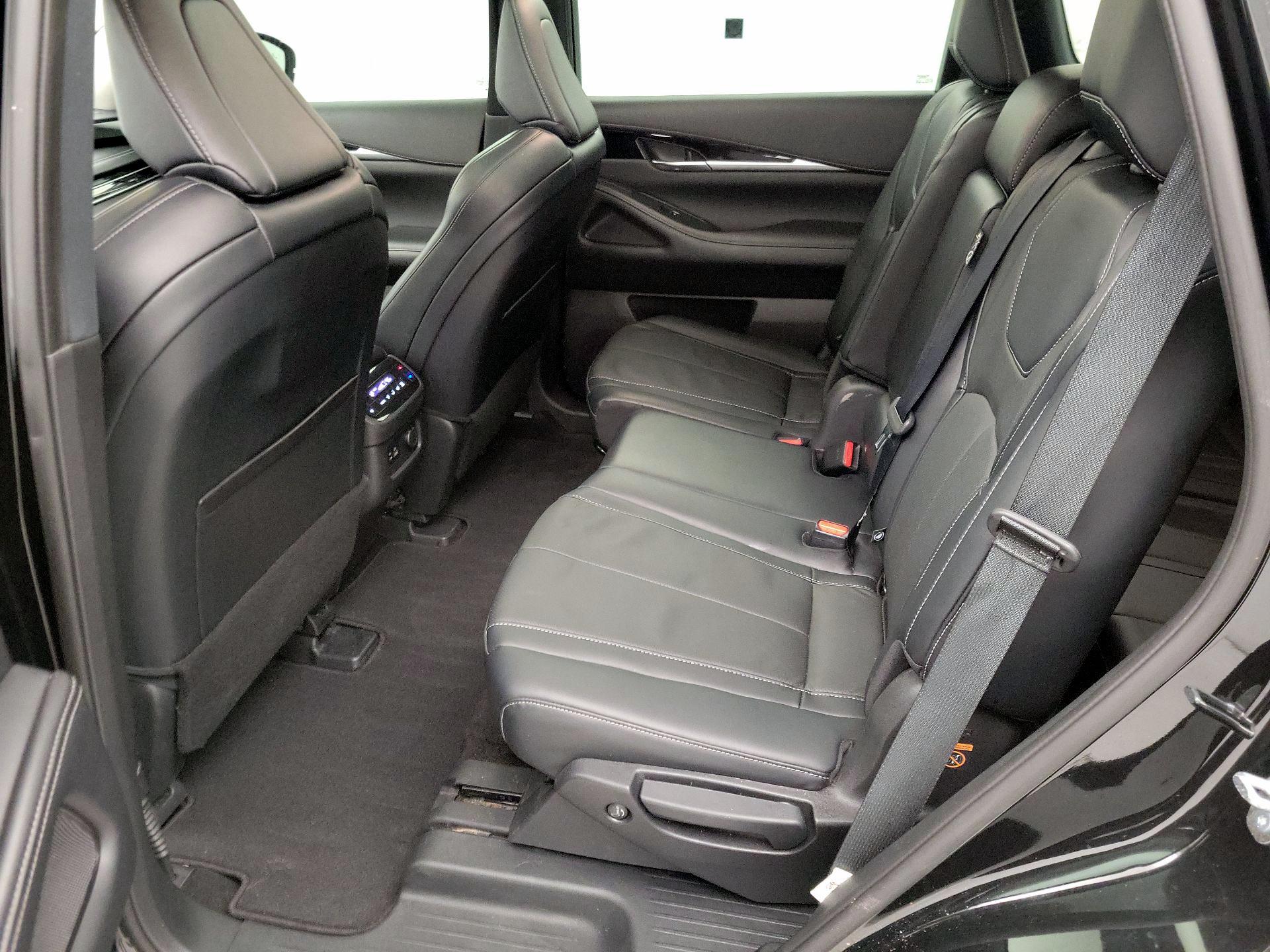 Thumbnail: 2023 INFINITI QX60 - 20