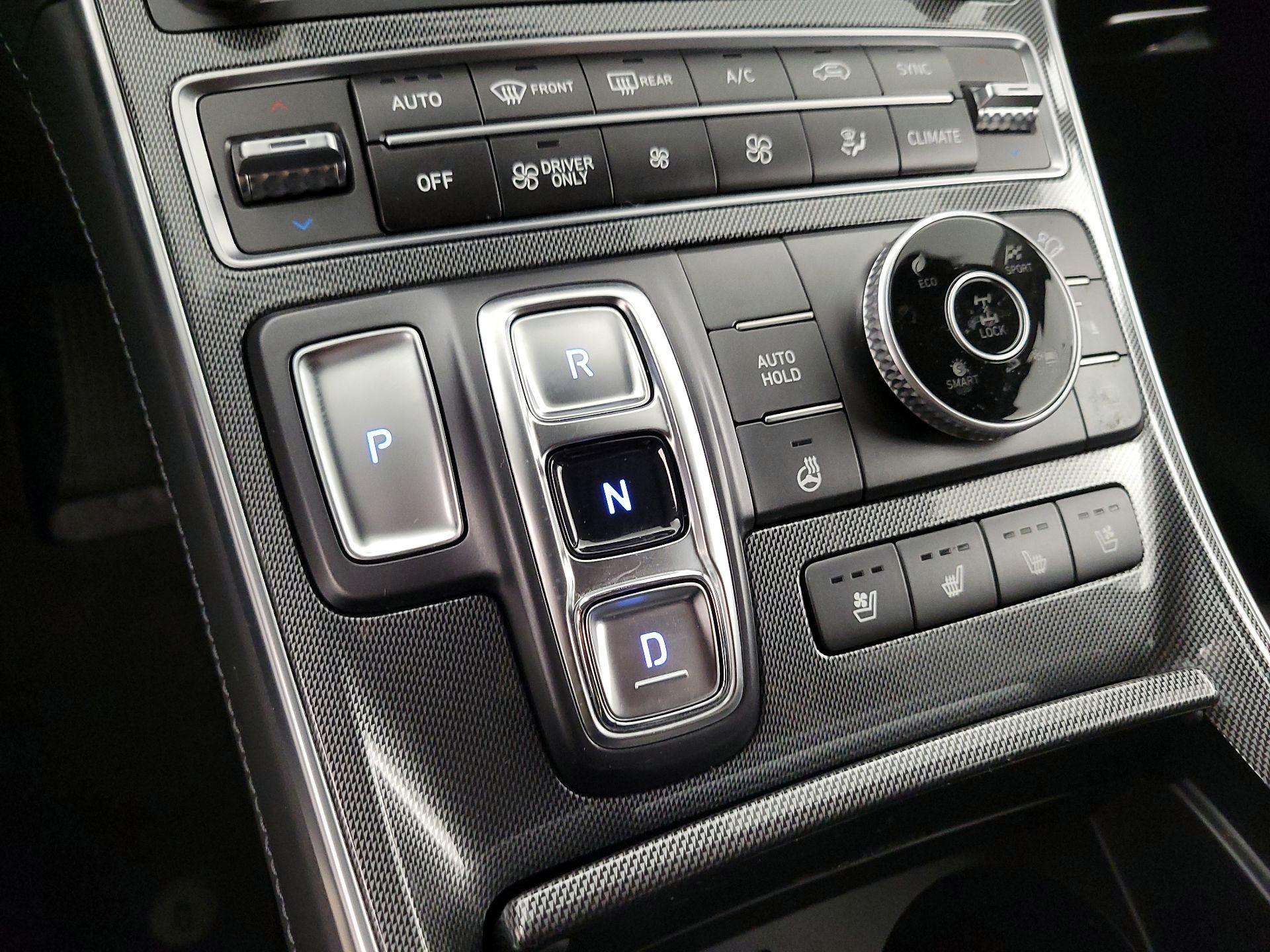 Thumbnail: 2022 Hyundai Santa Fe - 17