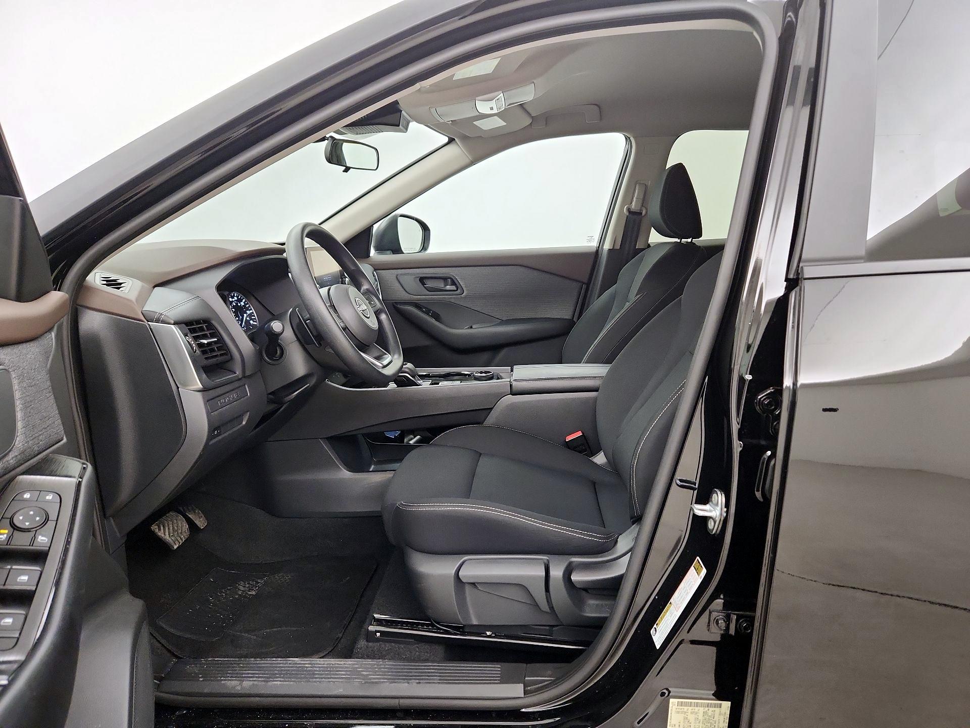 Thumbnail: 2023 Nissan Rogue - 9