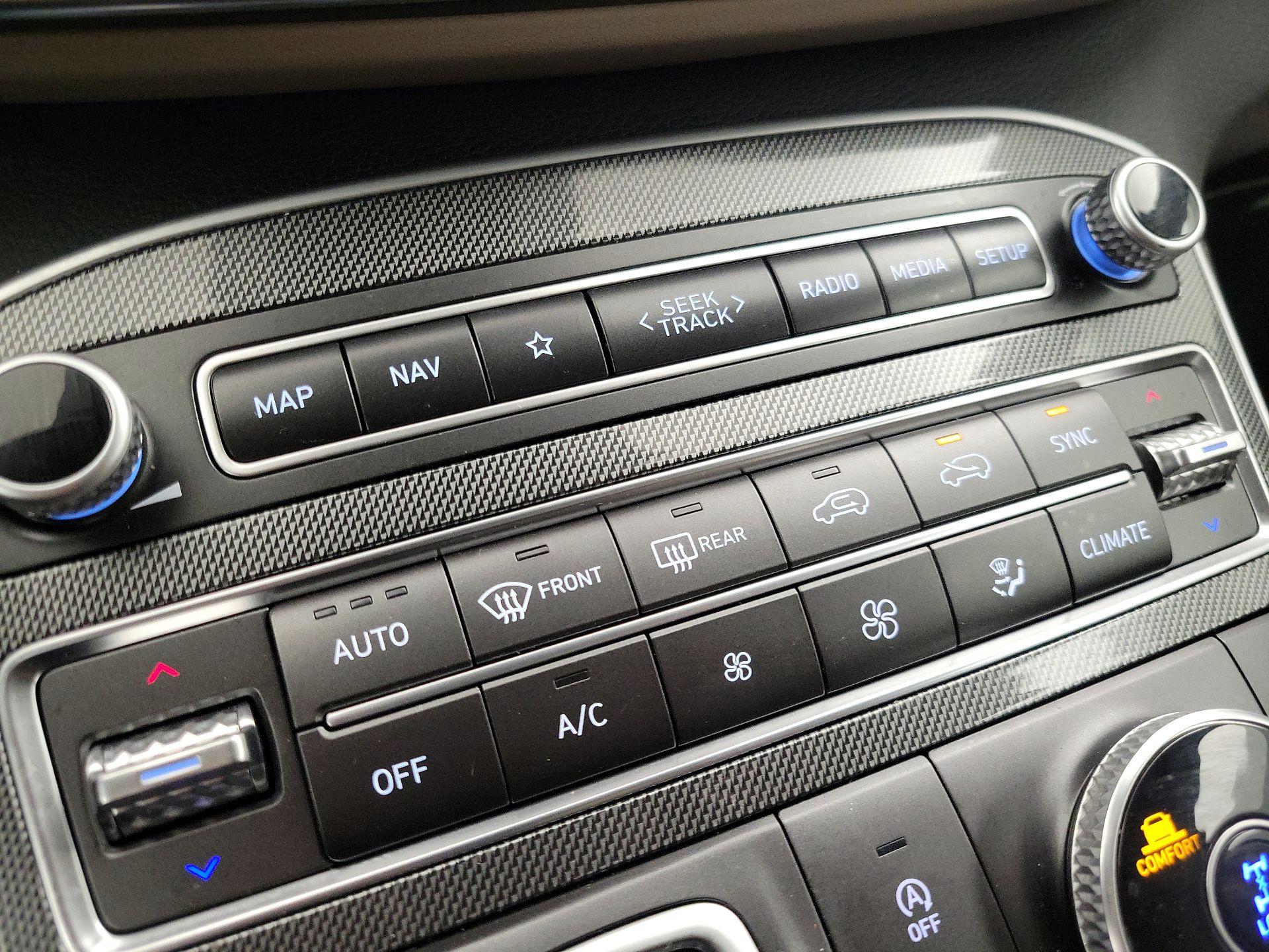 Thumbnail: 2023 Hyundai Santa Fe - 17