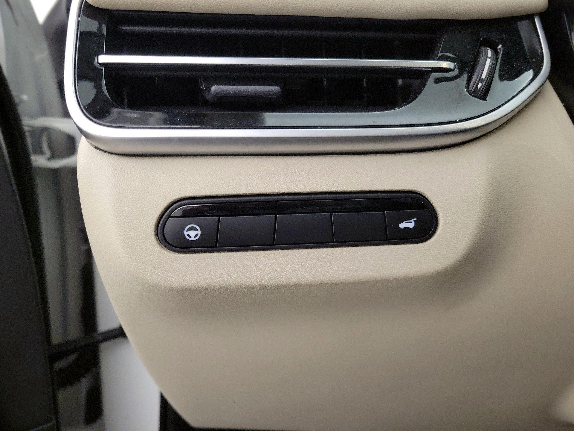 Thumbnail: 2023 INFINITI QX60 - 13