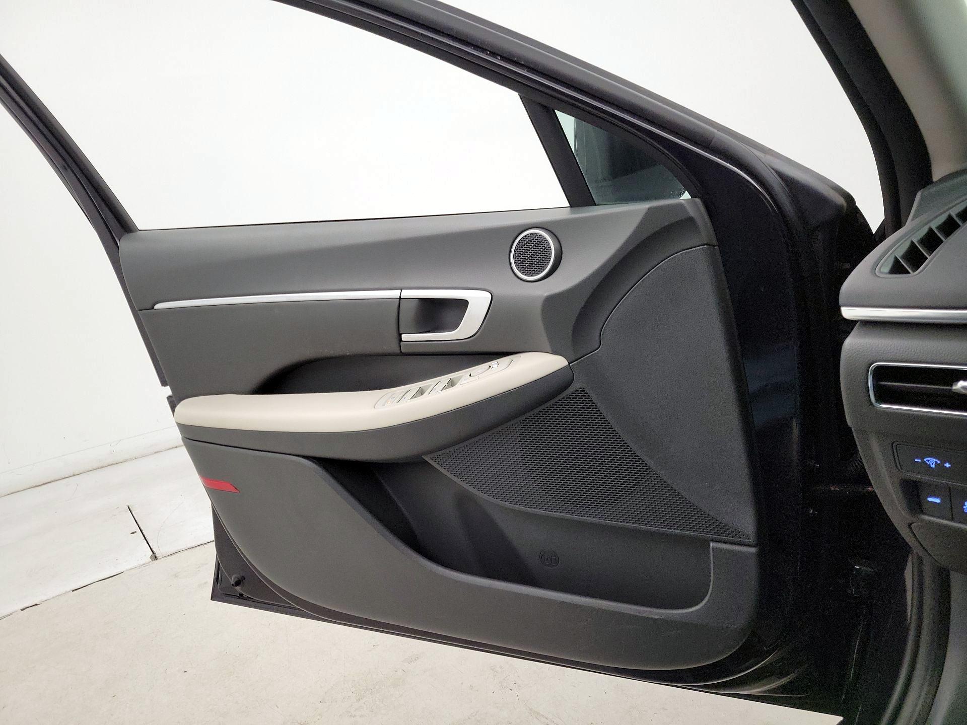 Thumbnail: 2023 Hyundai Sonata - 12