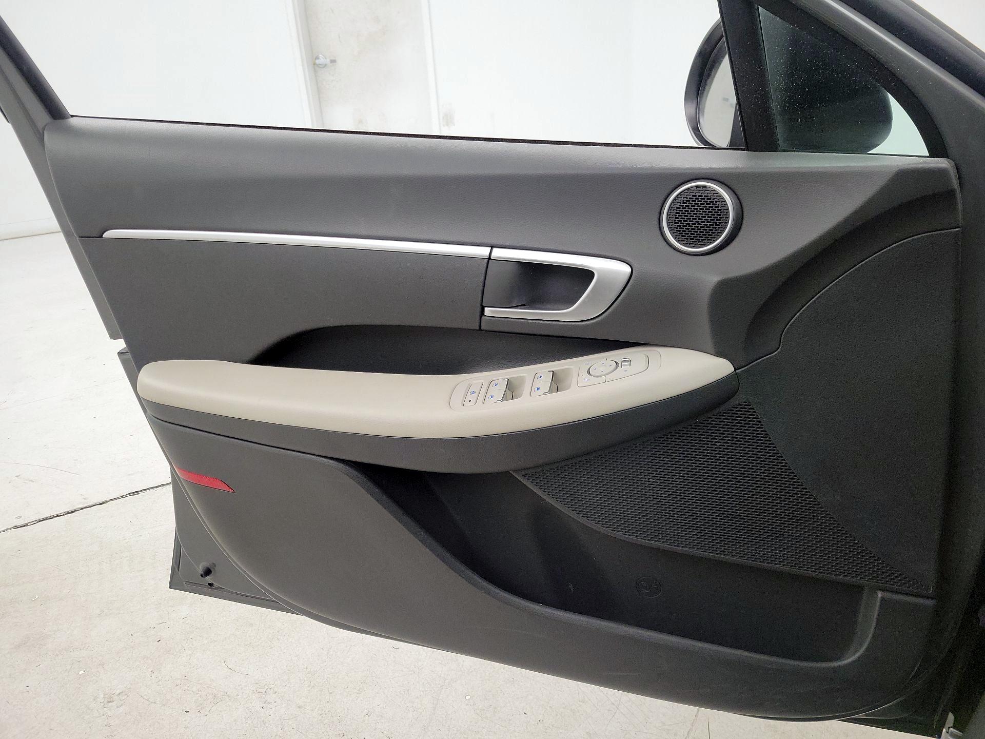 Thumbnail: 2022 Hyundai Sonata - 12