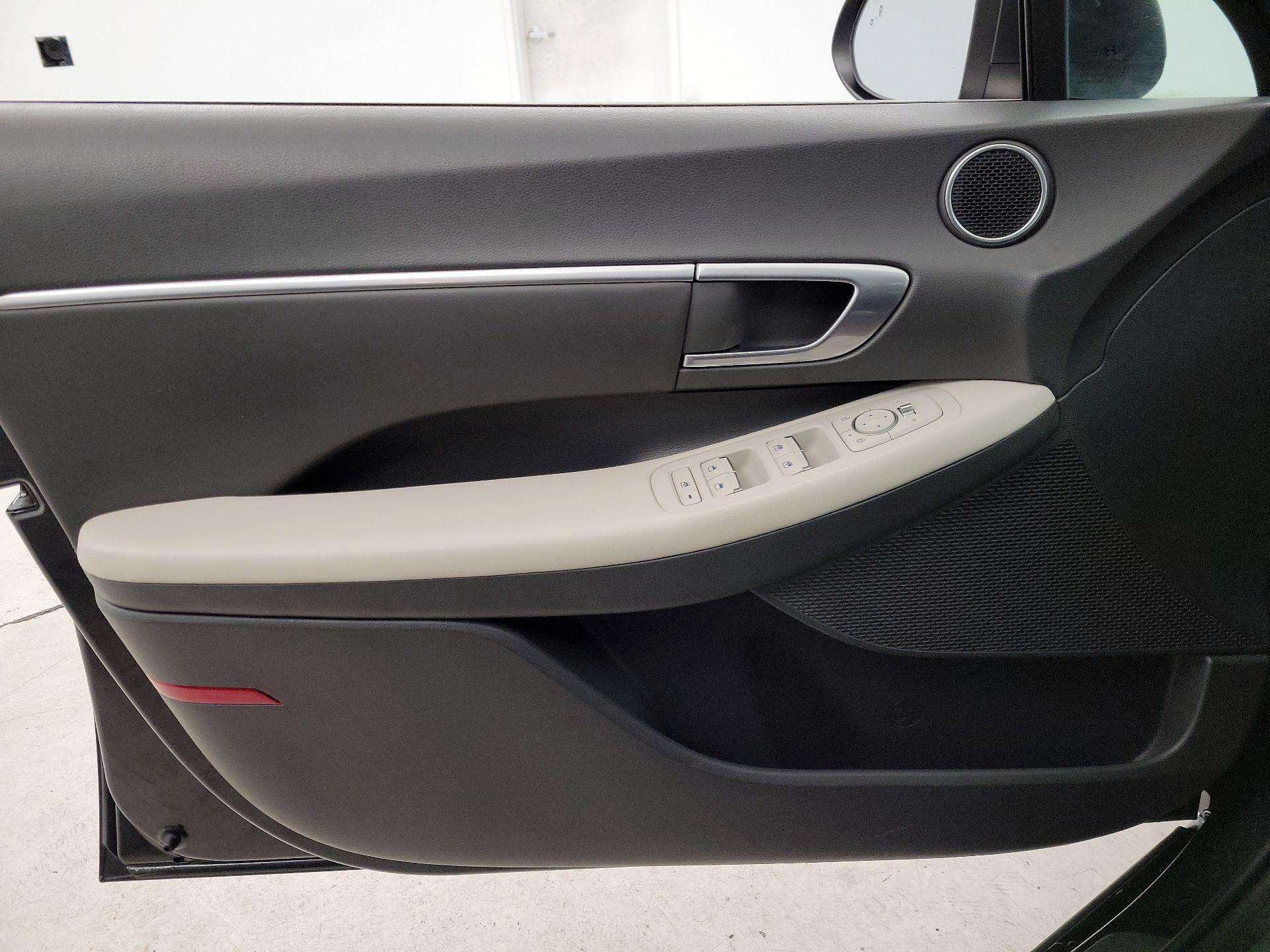 Thumbnail: 2022 Hyundai Sonata - 12