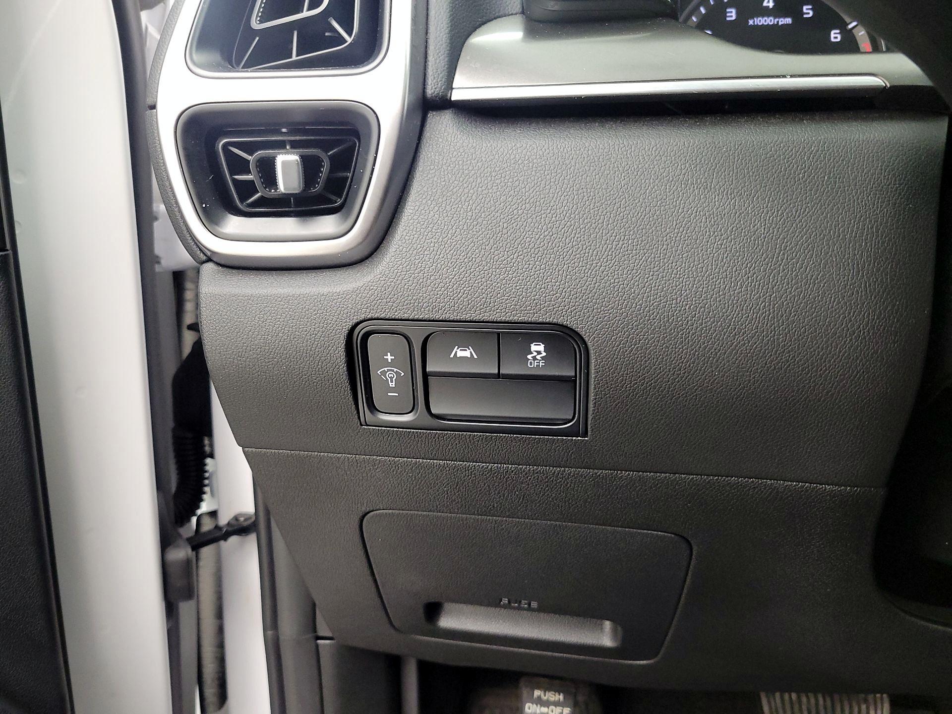 Thumbnail: 2022 Kia Sorento - 13