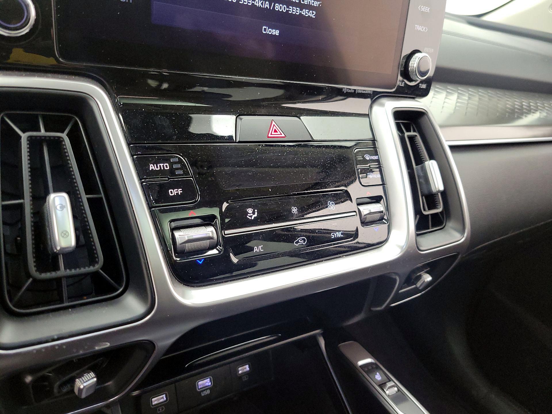 Thumbnail: 2022 Kia Sorento - 16