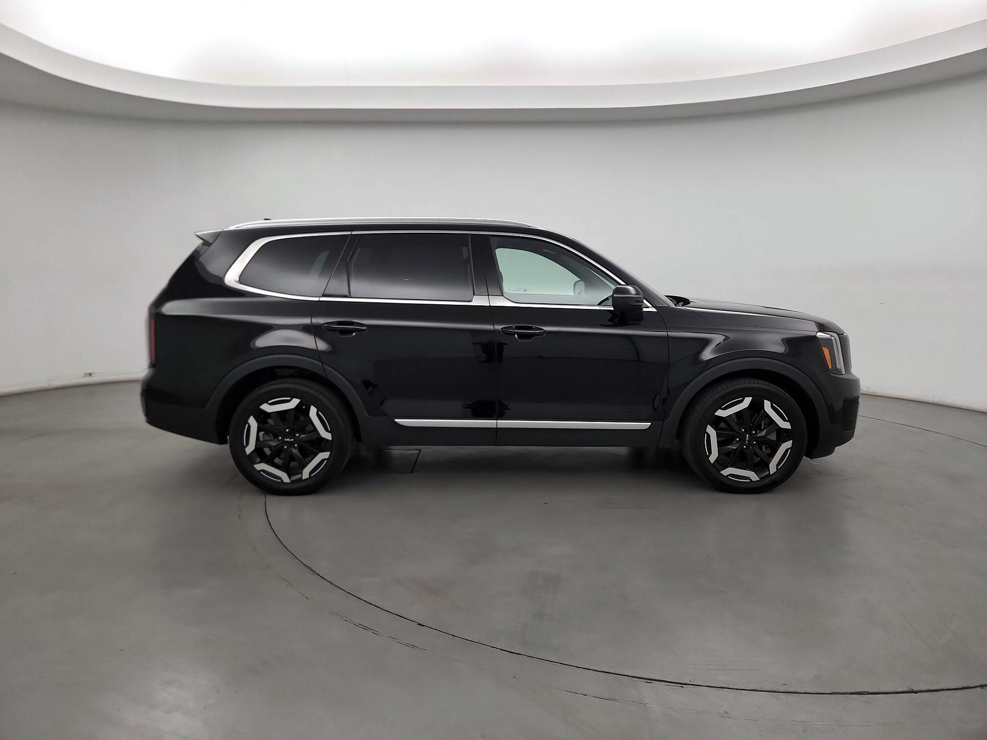 Thumbnail: 2023 Kia Telluride - 4