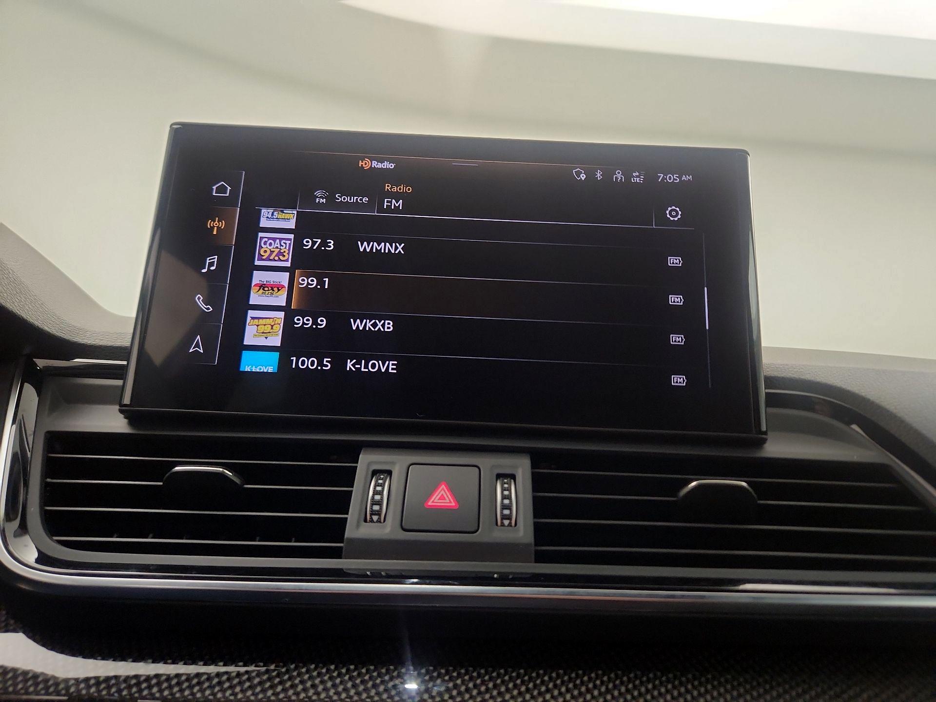 Thumbnail: 2021 Audi SQ5 - 16